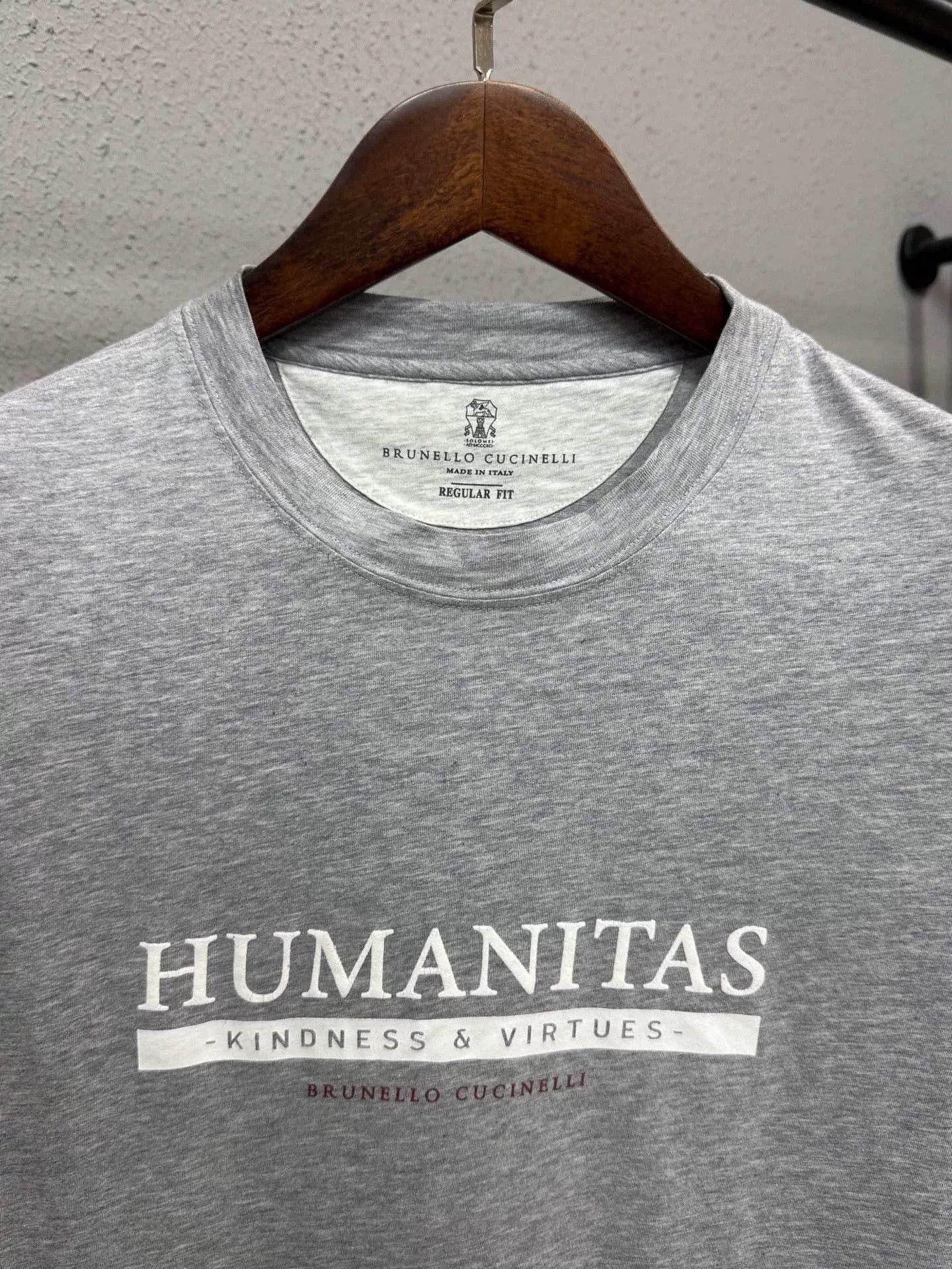 Brunello Cucinelli Brunello Cucinelli Gray Human Slogan Short-Sleeve Size US S / EU 44-46 / 1 - 3 Thumbnail