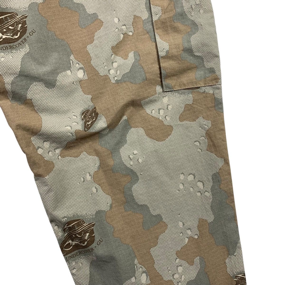 GU × Japanese Brand × Undercover GU X UNDERCOVER Camo full print cargo pants Size US 34 / EU 50 - 21 Thumbnail