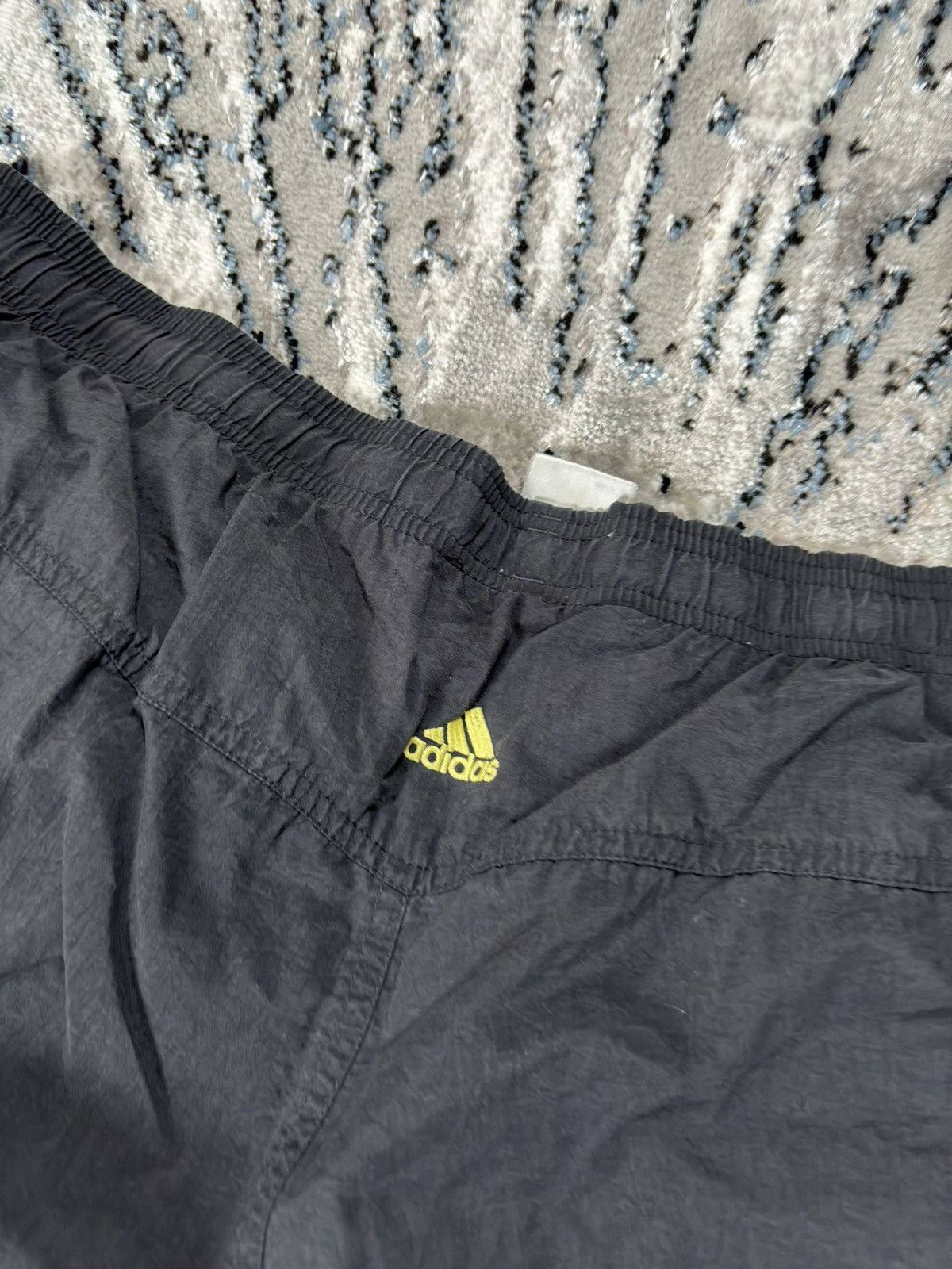 Adidas Vintage Adidas shorts streetwear y2k style casual xl Size US 34 / EU 50 - 4 Thumbnail