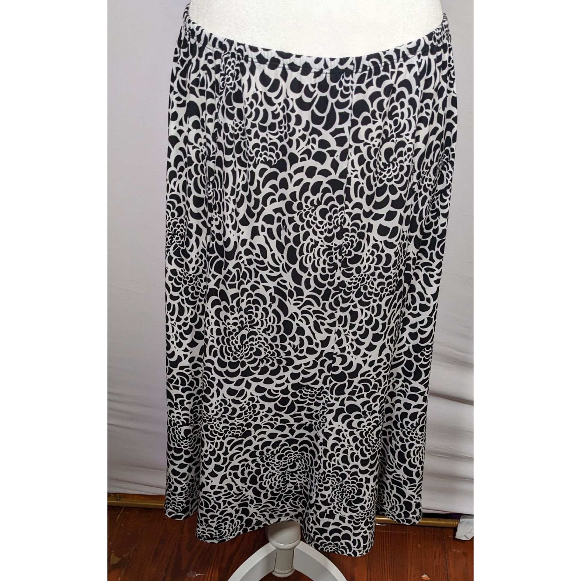 Other Vintage Choices Abstract Floral Black And White Skirt Size 29" - 4 Thumbnail