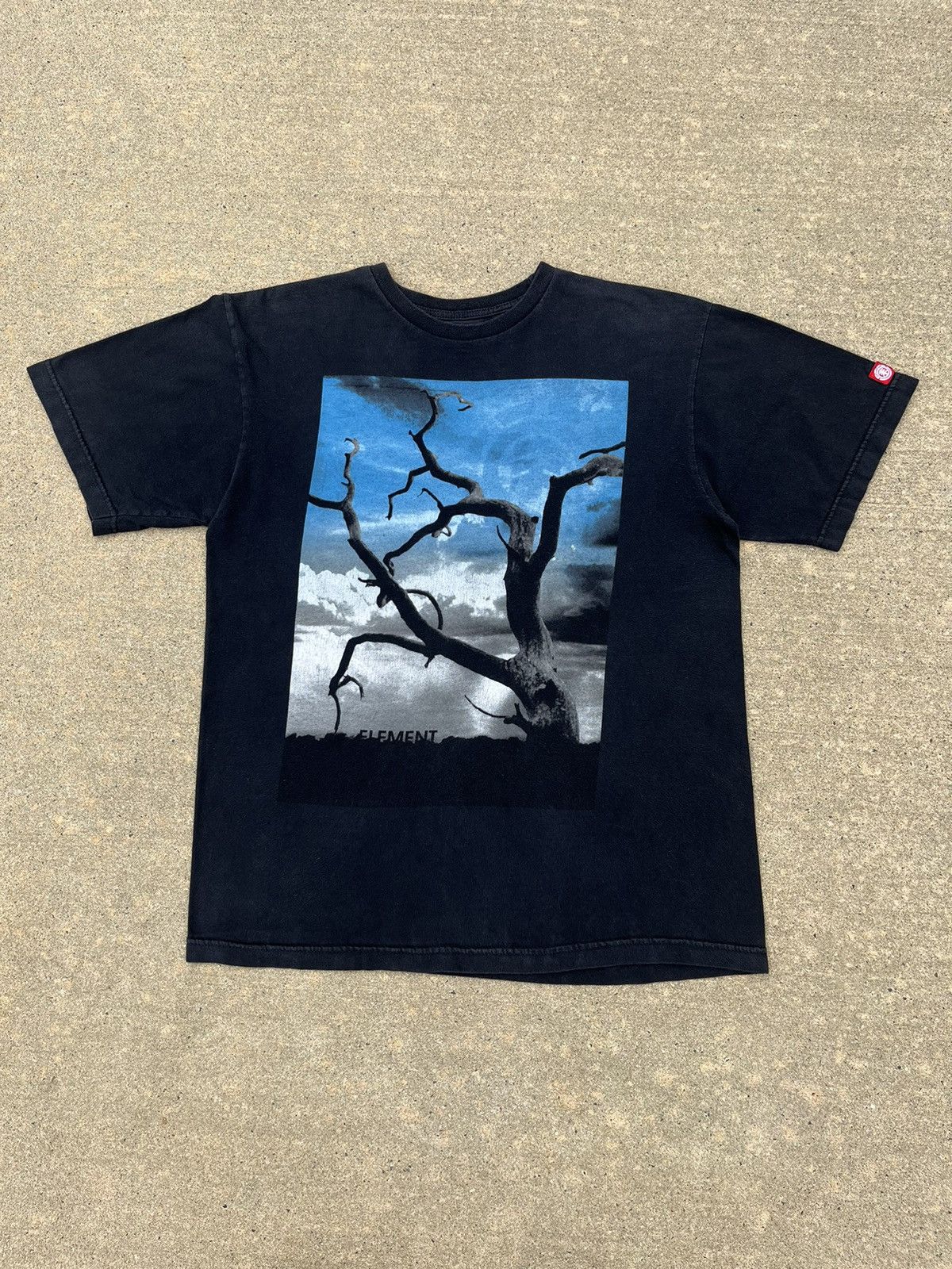 Element VINTAGE Y2K ELEMENT SKATEBOARDS T-SHIRT Size US L / EU 52-54 / 3 - 1 Thumbnail