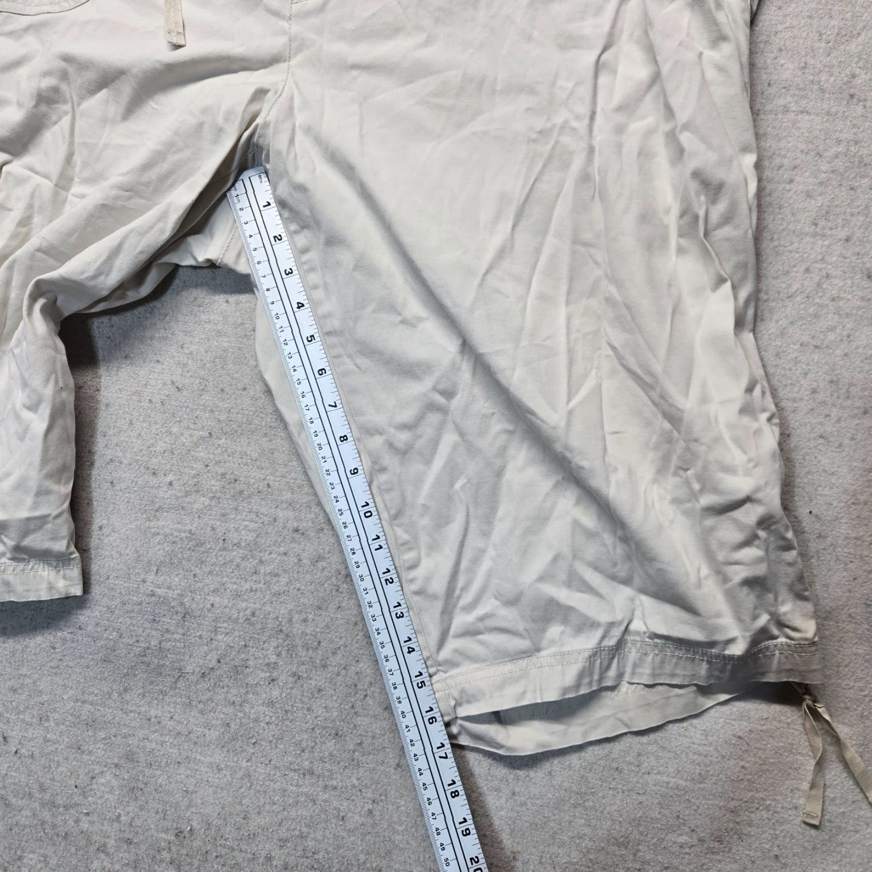 Gloria Vanderbilt Gloria Vanderbilt Bermuda Shorts Adult Women Plus Size 24W Tan Beige Cotton Twill Pants shorts Bermuda 24W Womens Size 42" / US 20 - 6 Thumbnail