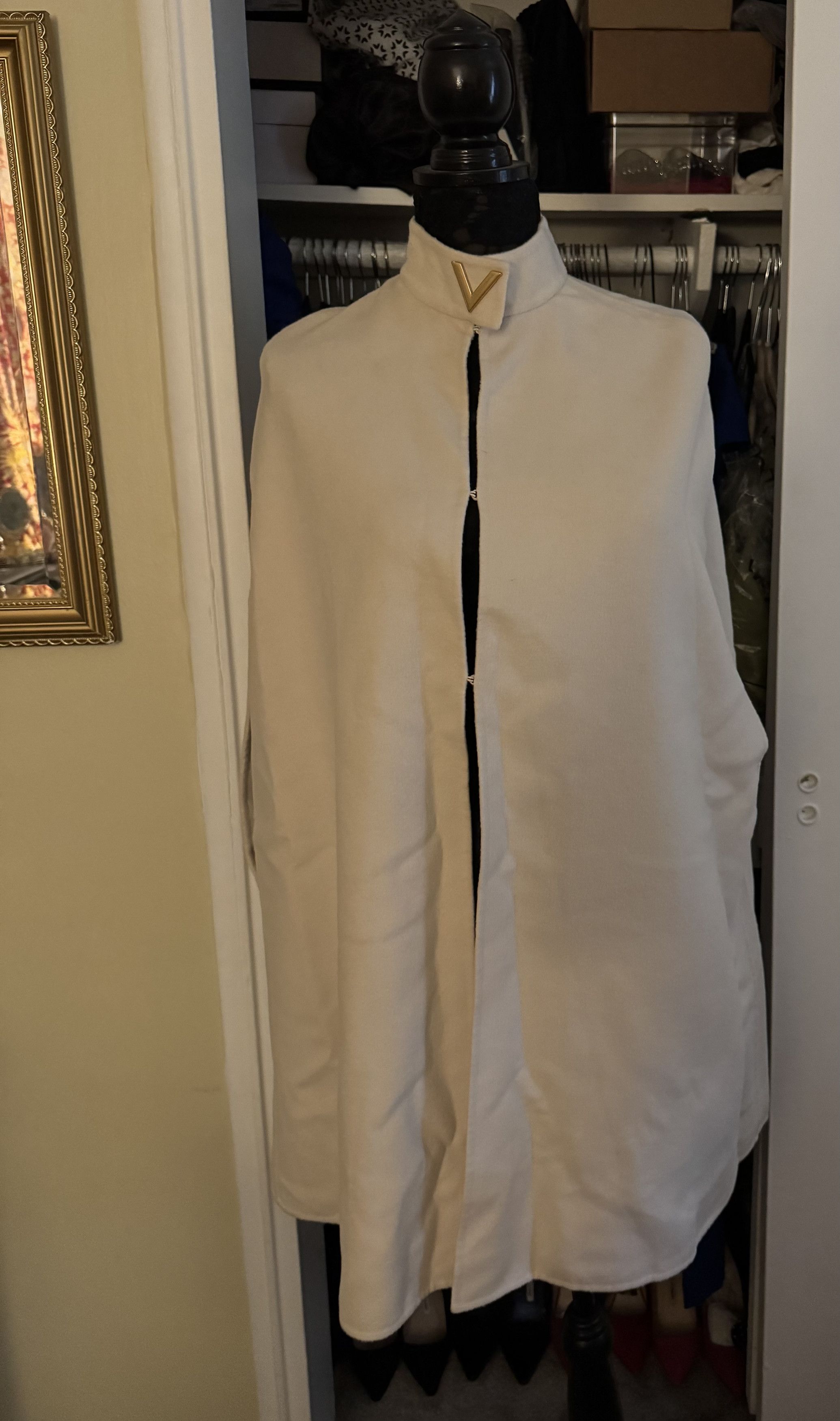 Valentino Valentino V neck logo wool cape Size XS / US 0-2 / IT 36-38 - 2 Thumbnail