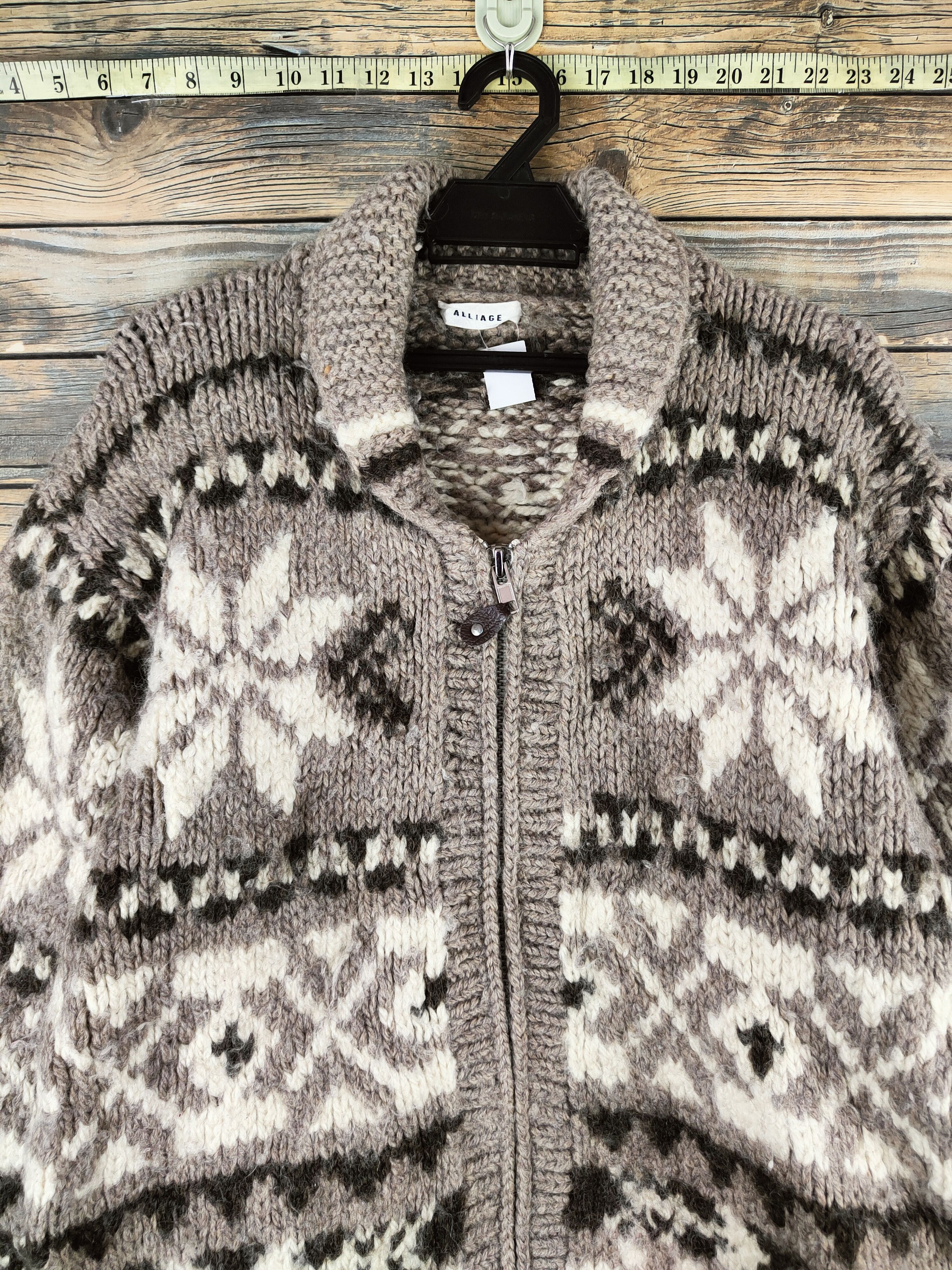 Handmade Dl Alliage Light Brown Knitwear Sweaters #46-603 Size US S / EU 44-46 / 1 - 2 Thumbnail