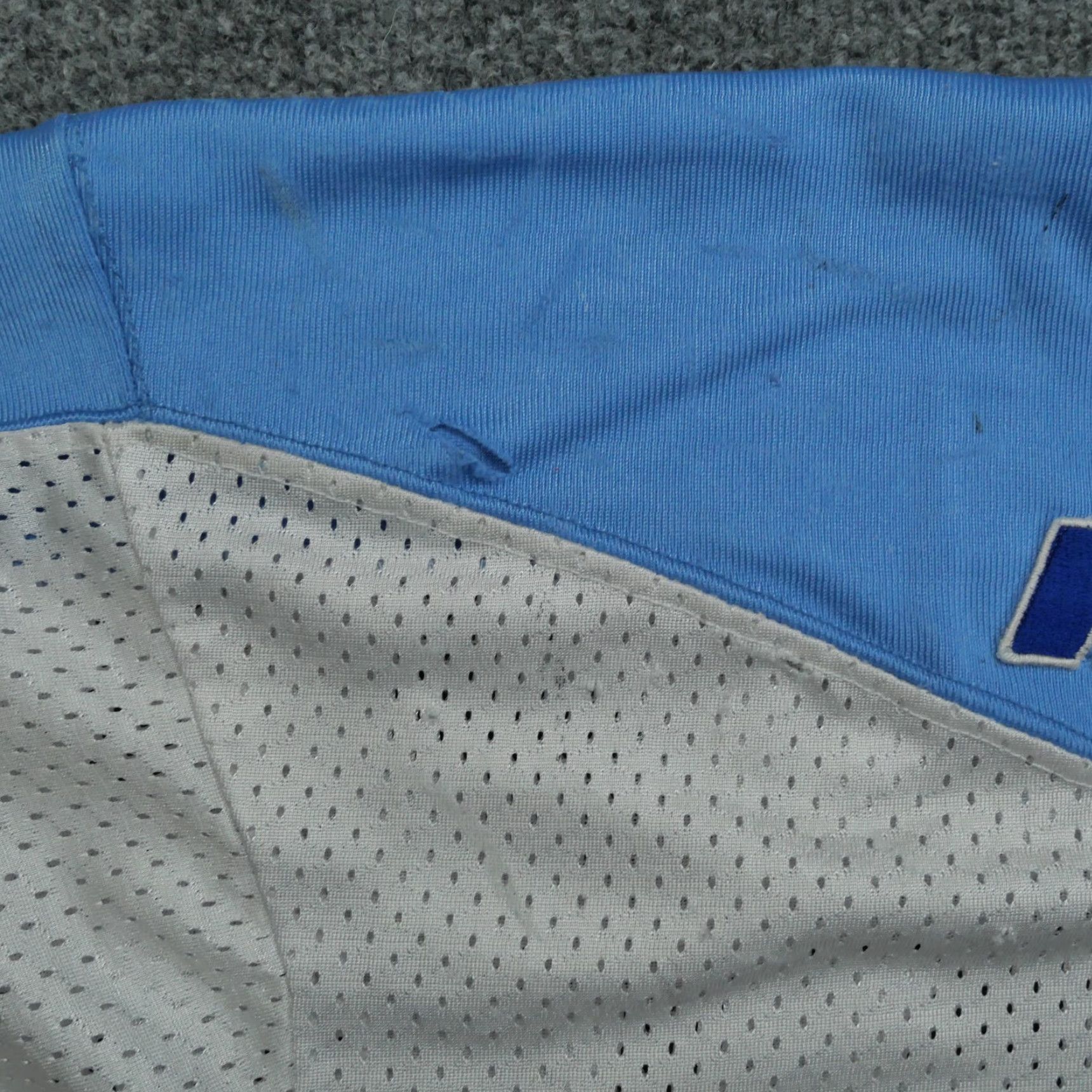 Russell Athletic VINTAGE Russell Athletic Jersey Mens Large White Blue Football Huskies Adult 90s Size US L / EU 52-54 / 3 - 5 Thumbnail