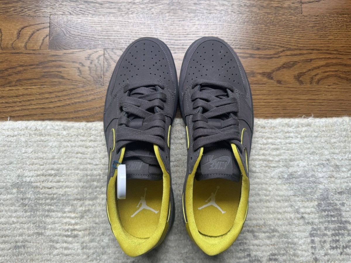 Jordan Brand Women’s 9.5 Jordan 1 Retro Low Thunder Grey Citron Yellow OG Size US 9.5 / IT 39.5 - 3 Thumbnail