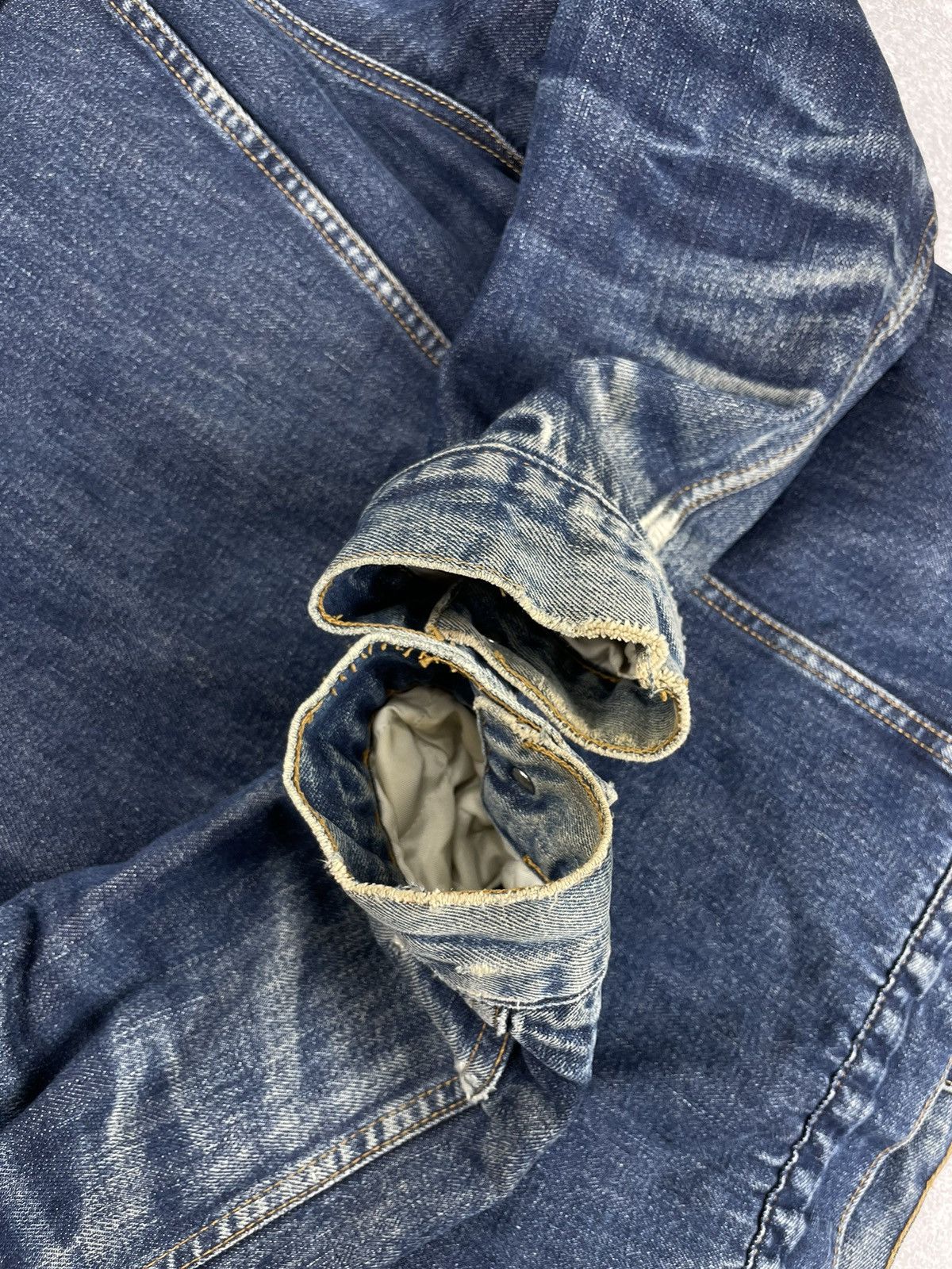 Levi's × Levi's Vintage Clothing × Vintage Vintage Levis Distressed Denim Jacket Sherpa Size US XXL / EU 58 / 5 - 19 Thumbnail