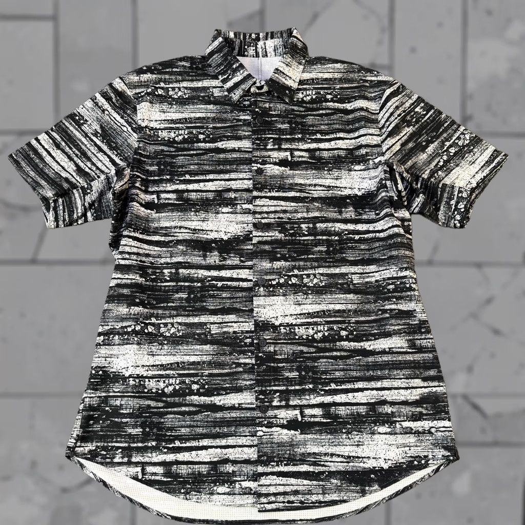 Lululemon Lululemon Shirt Mens Large Button Up Black White Short Sleeve Performance Size US L / EU 52-54 / 3 - 1 Thumbnail