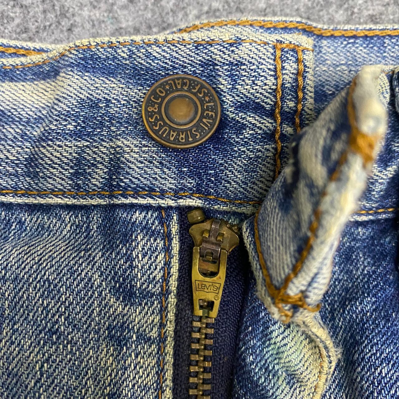 Levi's Vintage Levis 505 Distressed Denim Jeans Size US 33 - 12 Thumbnail