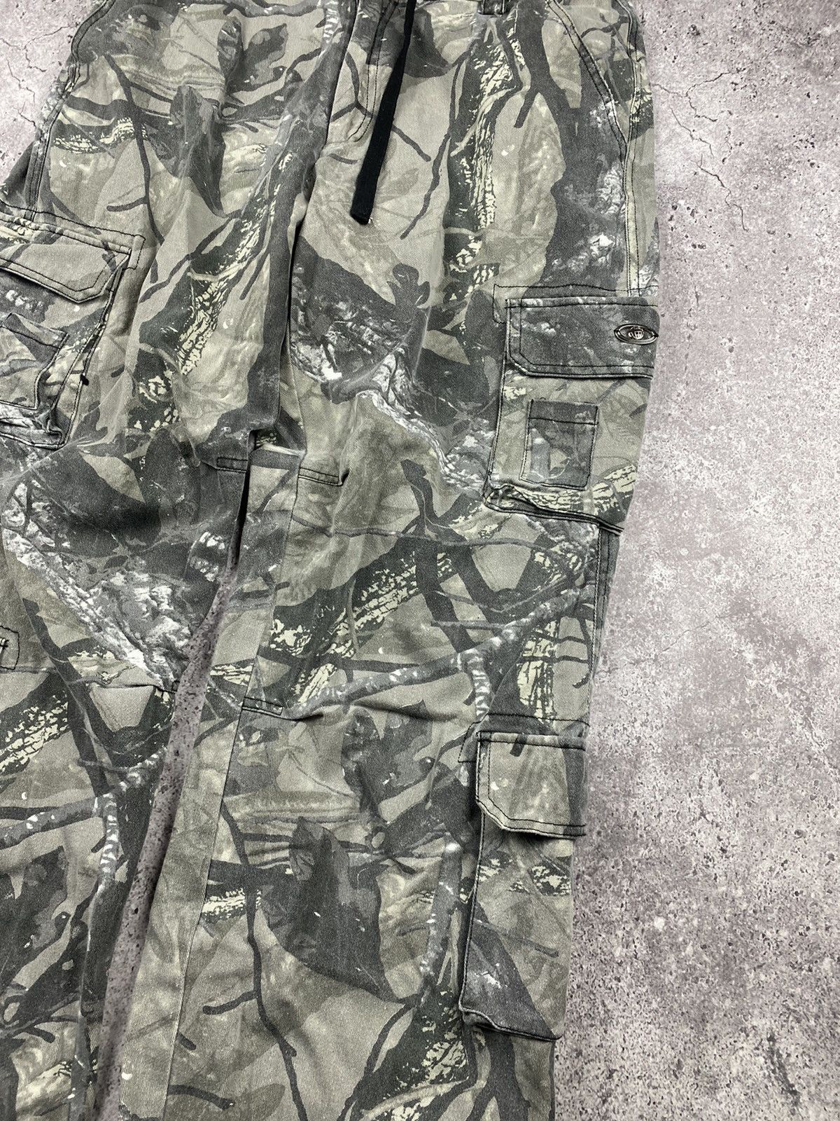 Japanese Brand × Vintage Vintage Cargo Camo Baggy Oversize Multi Pocket Pants Size US 30 / EU 46 - 3 Thumbnail