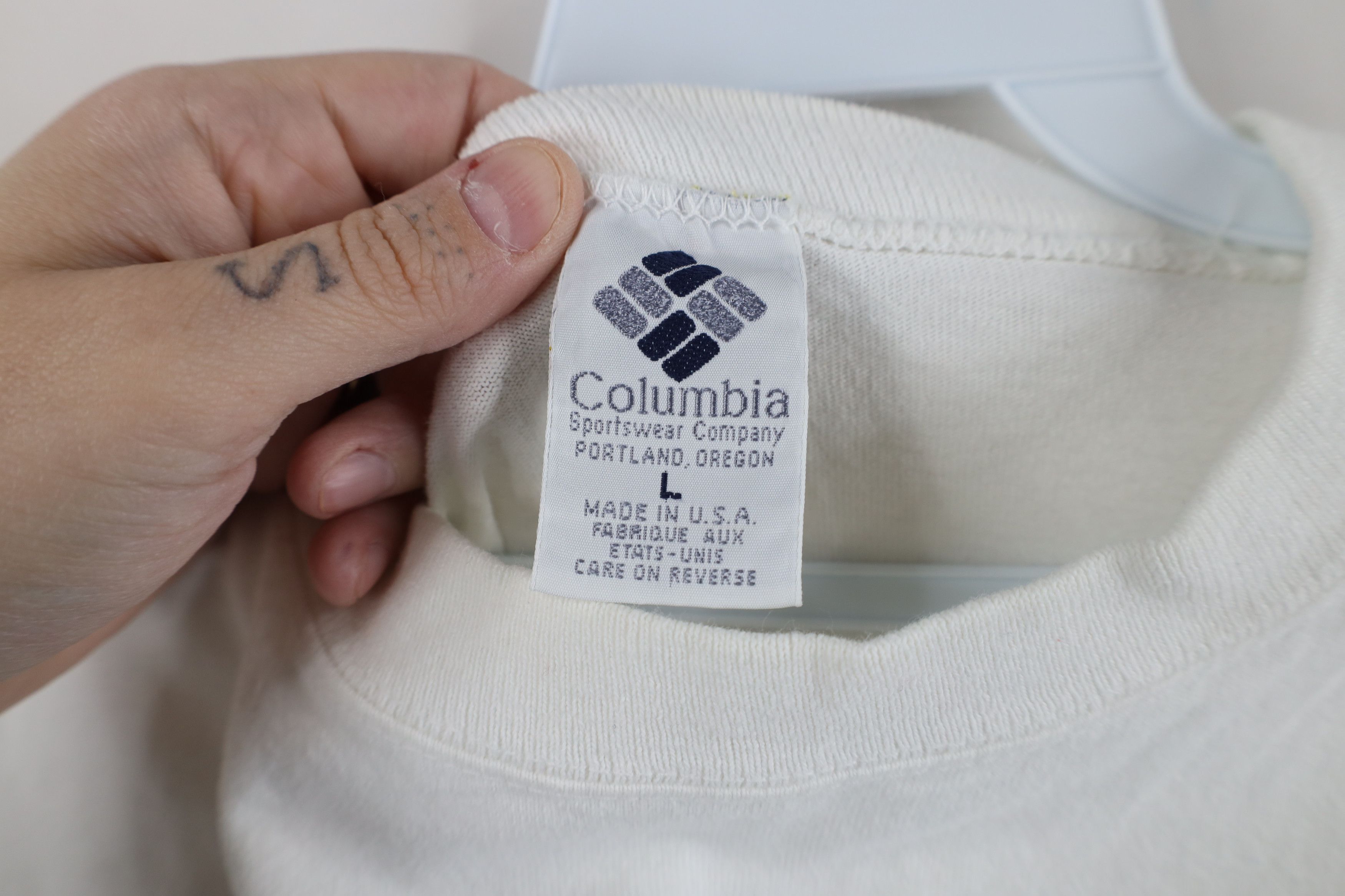 Columbia × Vintage Vintage 90s Columbia Heavyweight Cotton T-Shirt White USA Size US L / EU 52-54 / 3 - 8 Thumbnail