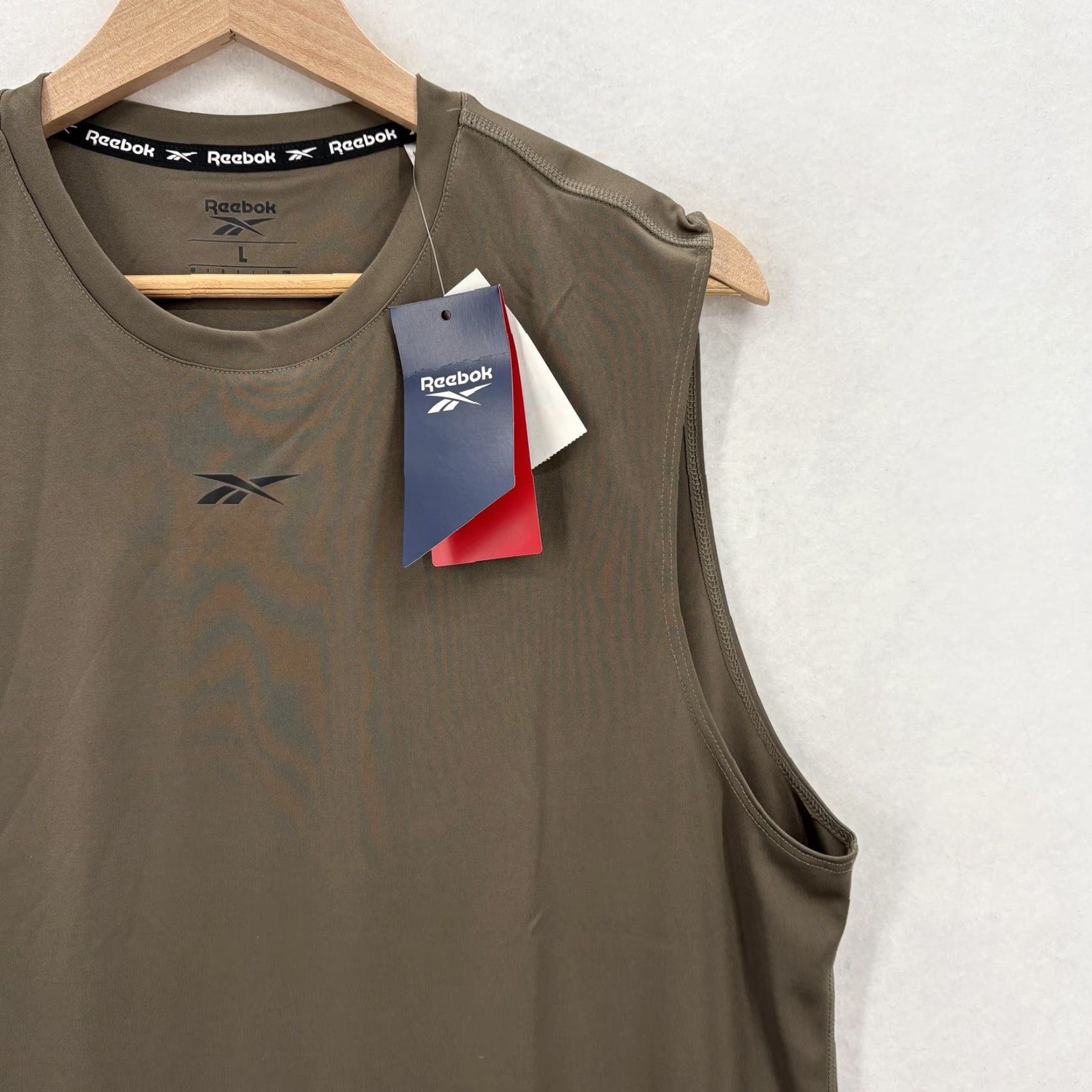 Reebok Reebok Shirt Mens Large Army Green Sleeveless Tech Tee Athletic Gym NWT ID Train Size US L / EU 52-54 / 3 - 2 Thumbnail