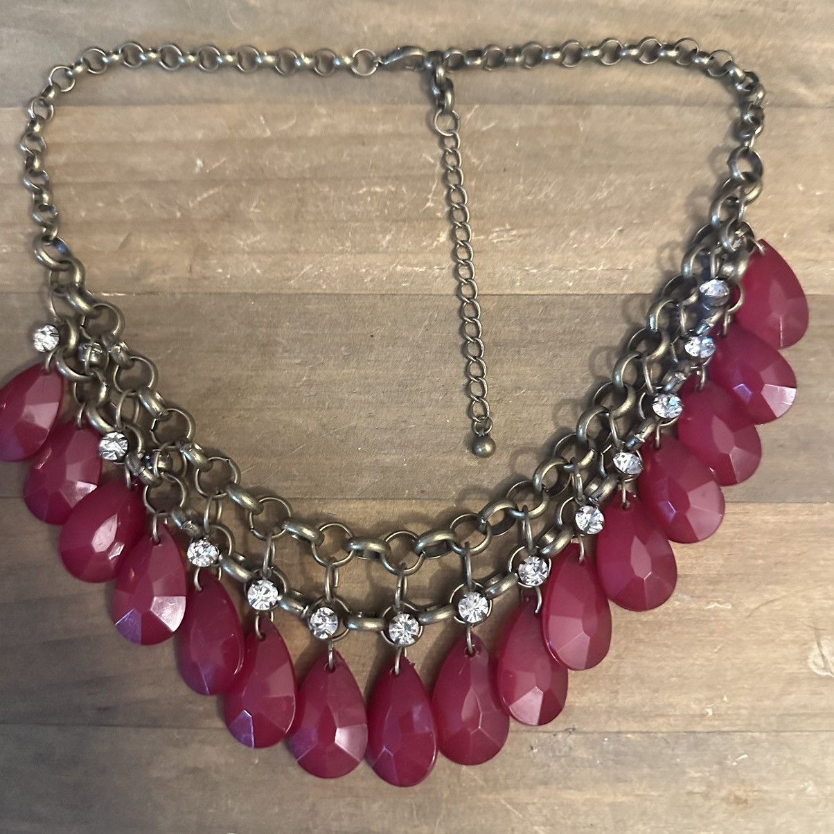 Other Bronze tone cranberry teardrop dangle statement necklace Size ONE SIZE - 3 Thumbnail