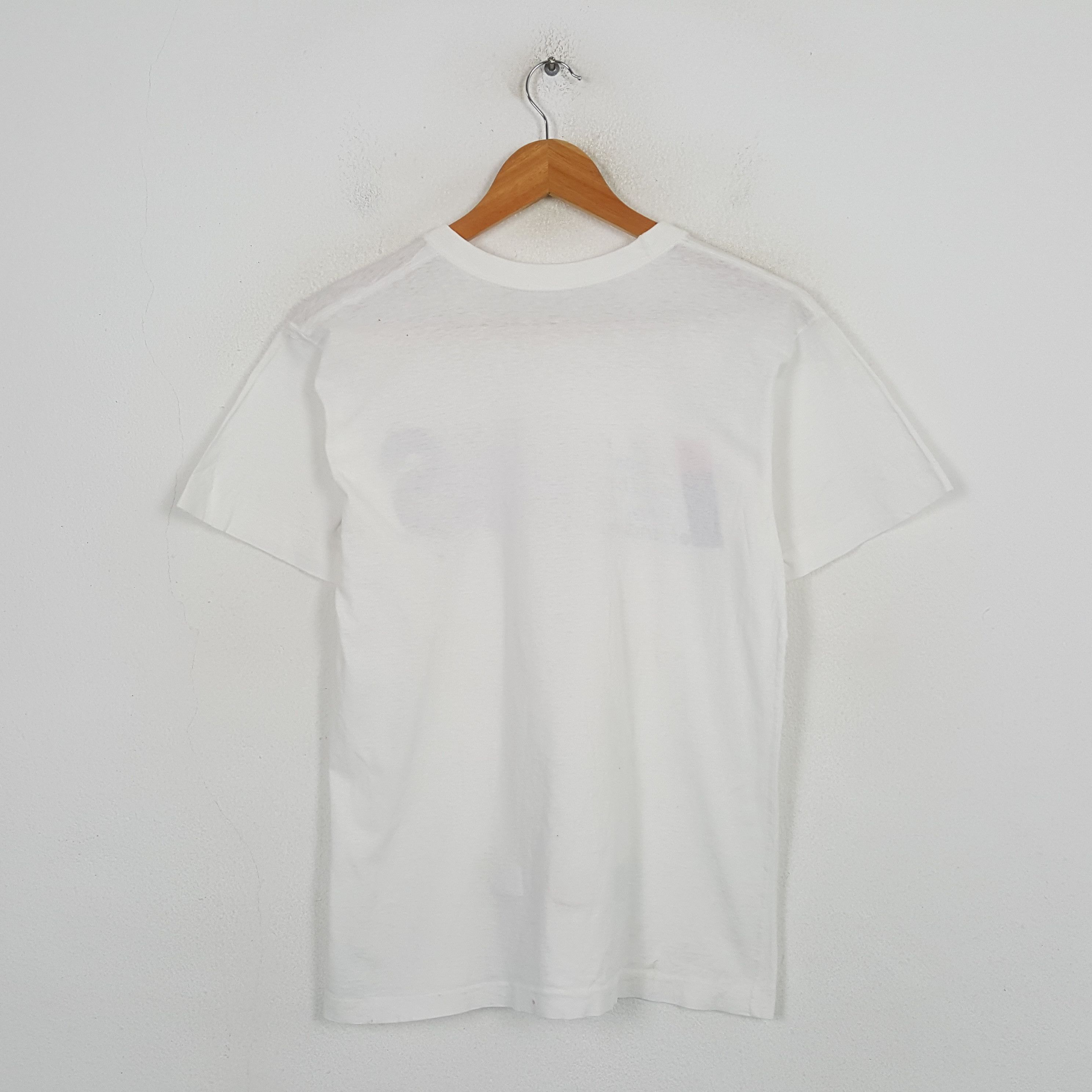 Issey Miyake Vintage Issey Miyake Japanese Fashion Brand T-Shirt C299N73 Size US S / EU 44-46 / 1 - 3 Thumbnail