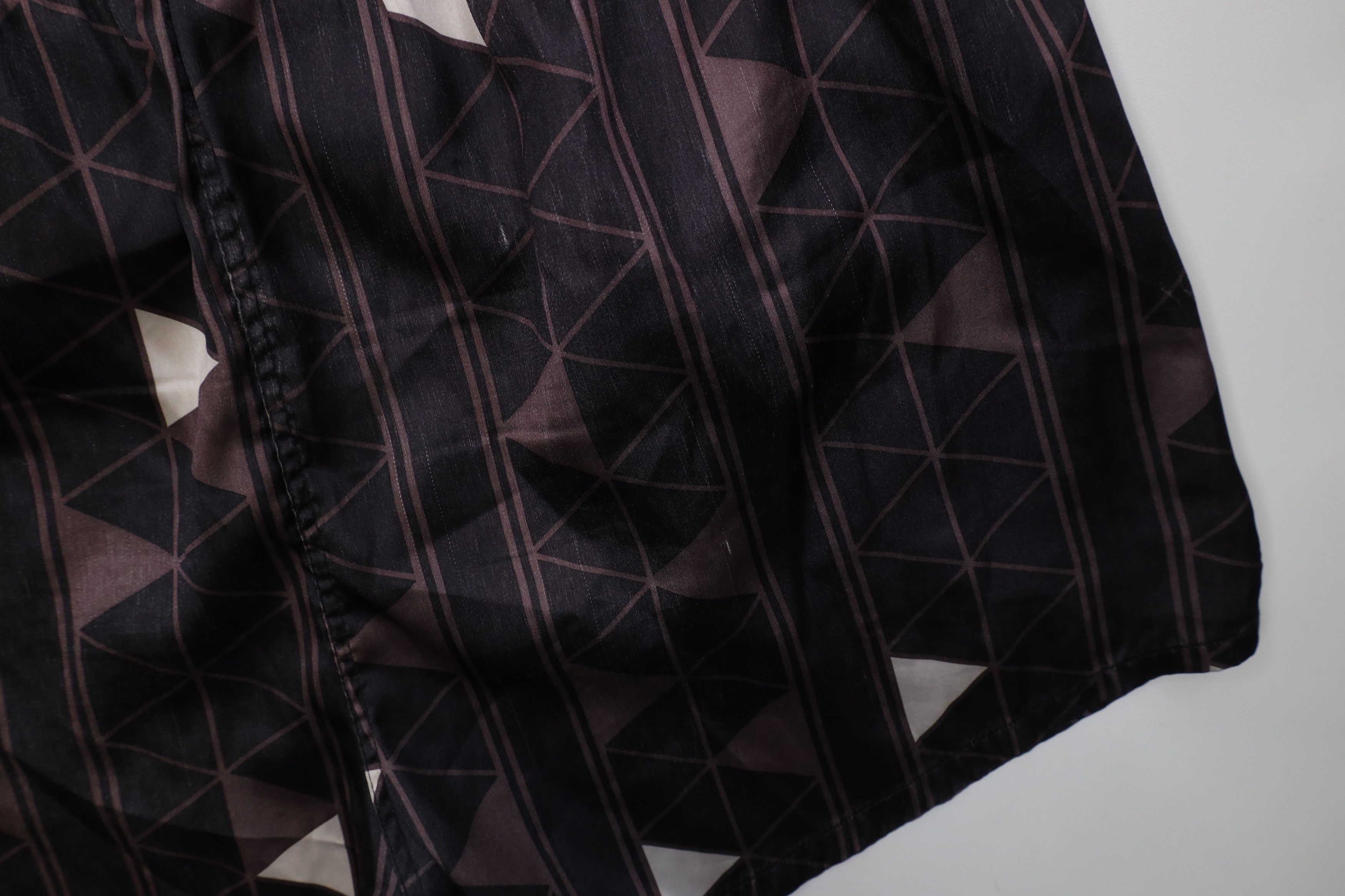 Vintage Vintage 90s Geometric Running Jogging Soccer Shorts Size US 34 / EU 50 - 15 Thumbnail