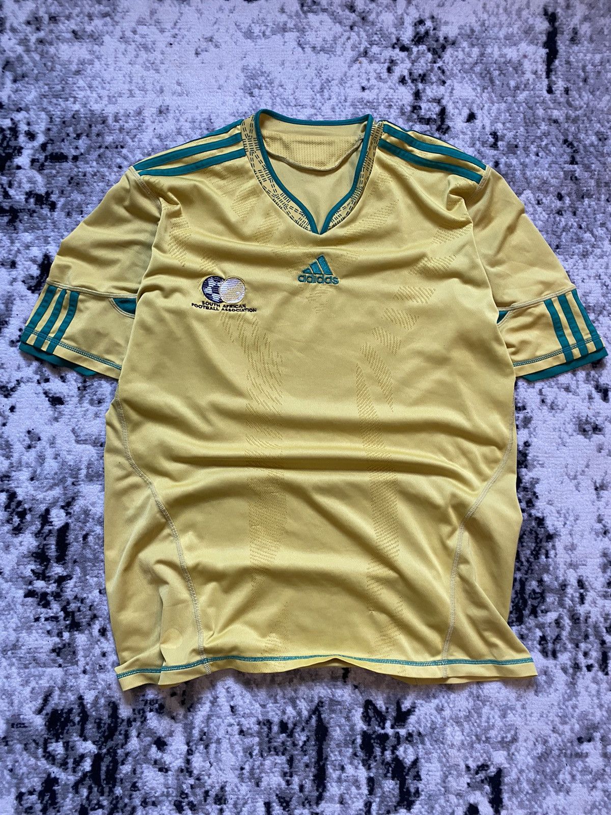 Adidas × Vintage 2010 South Africa Adidas Yellow Jersey XL Blockcore Y2k Size US L / EU 52-54 / 3 - 1 Thumbnail