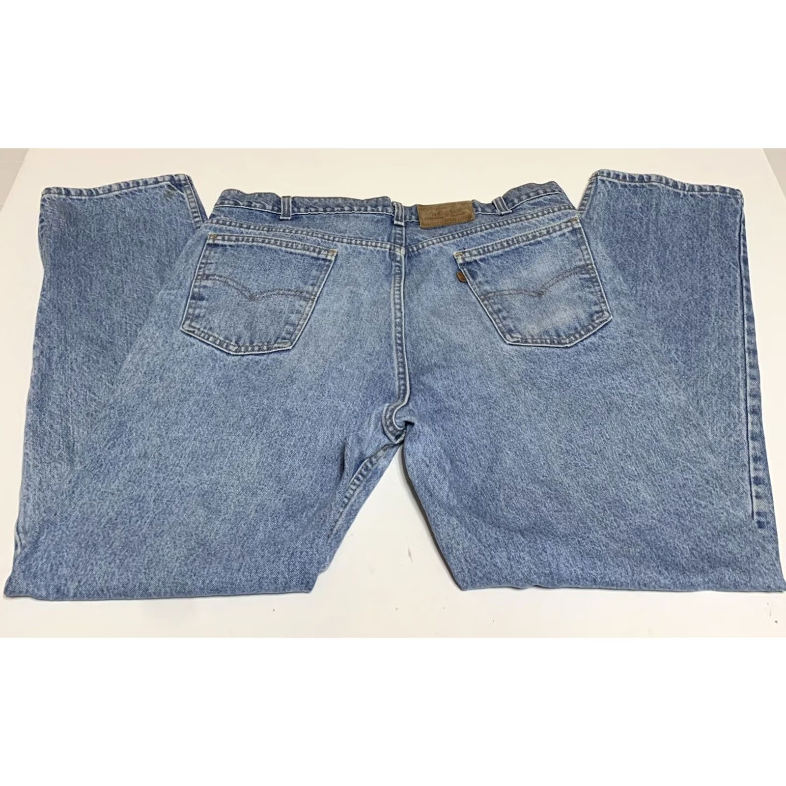 Levi's VINTAGE Levi's 540 Jeans Relaxed 38x31 Blue Denim Leather Tab Pockets 90s Mens Size US 38 / EU 54 - 2 Thumbnail
