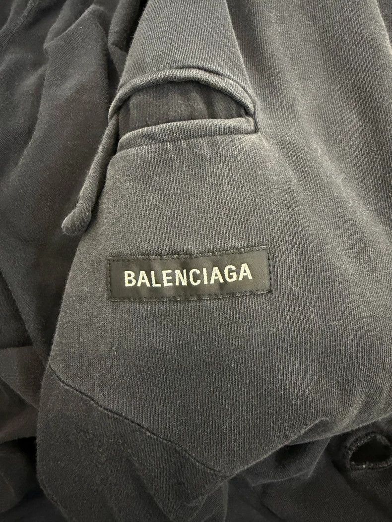 Balenciaga Balenciaga Sleeve Badge Logo Vintage Distressed Cotton Bla Size US XXS / EU 40 - 6 Thumbnail