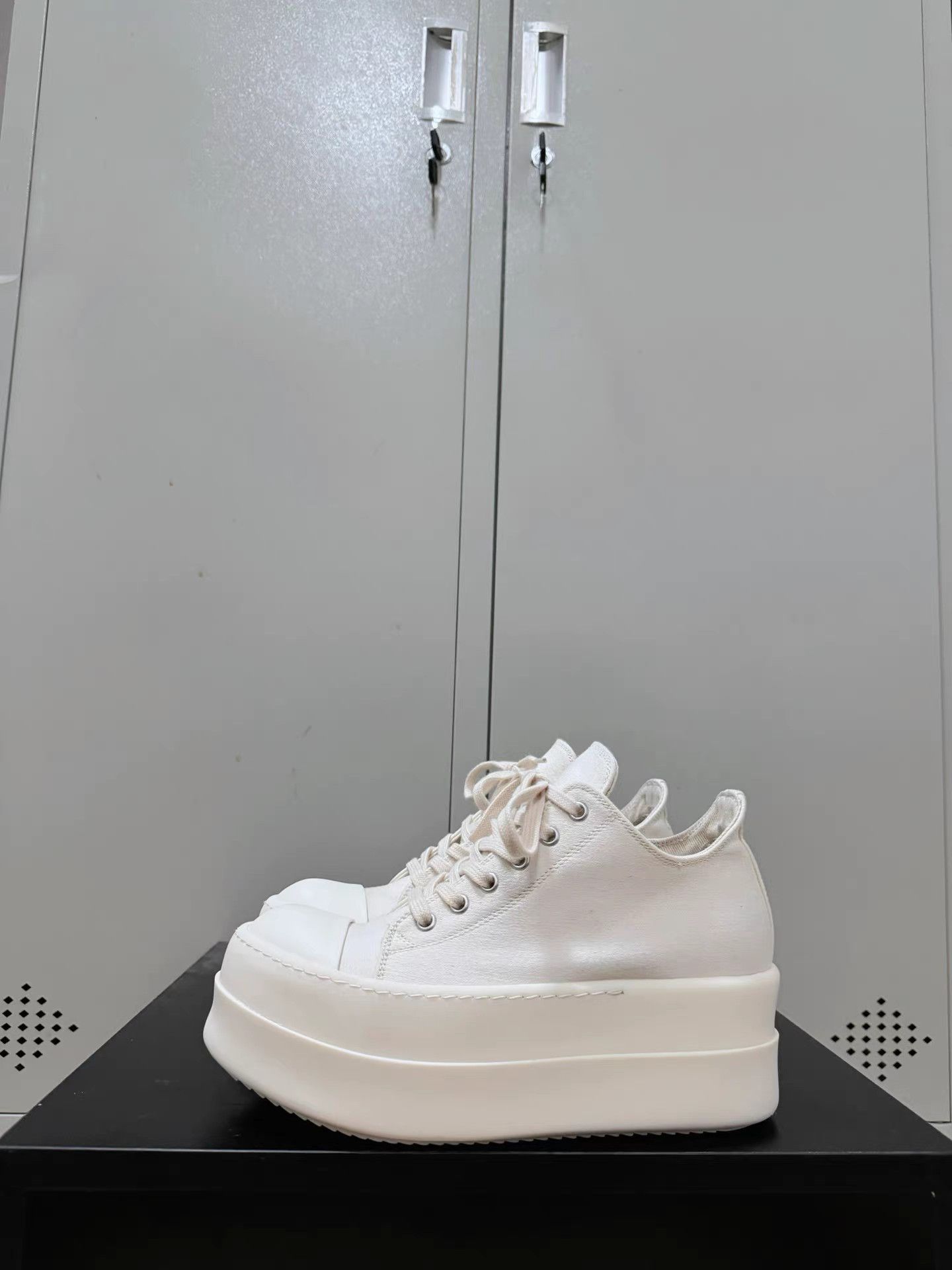 Rick Owens Drkshdw Rick Owens Drkshdw milk white Converse high-top sneakers Size US 8 / IT 38 - 7 Thumbnail