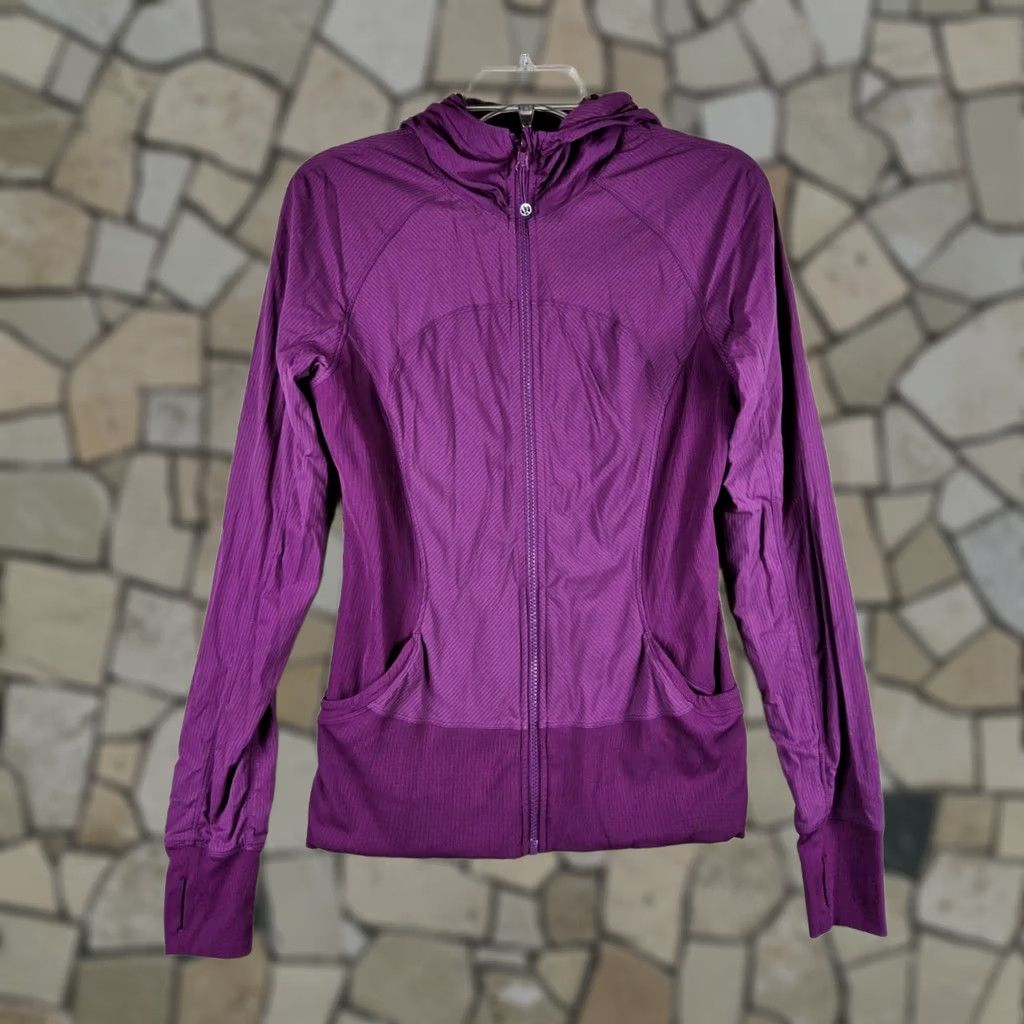 Lululemon Lululemon Women's Reversible Full Zip Jacket Size 10 Purple Athletic Jacket Womens Reversible Activewear 10 Size L / US 10 / IT 46 - 1 Thumbnail