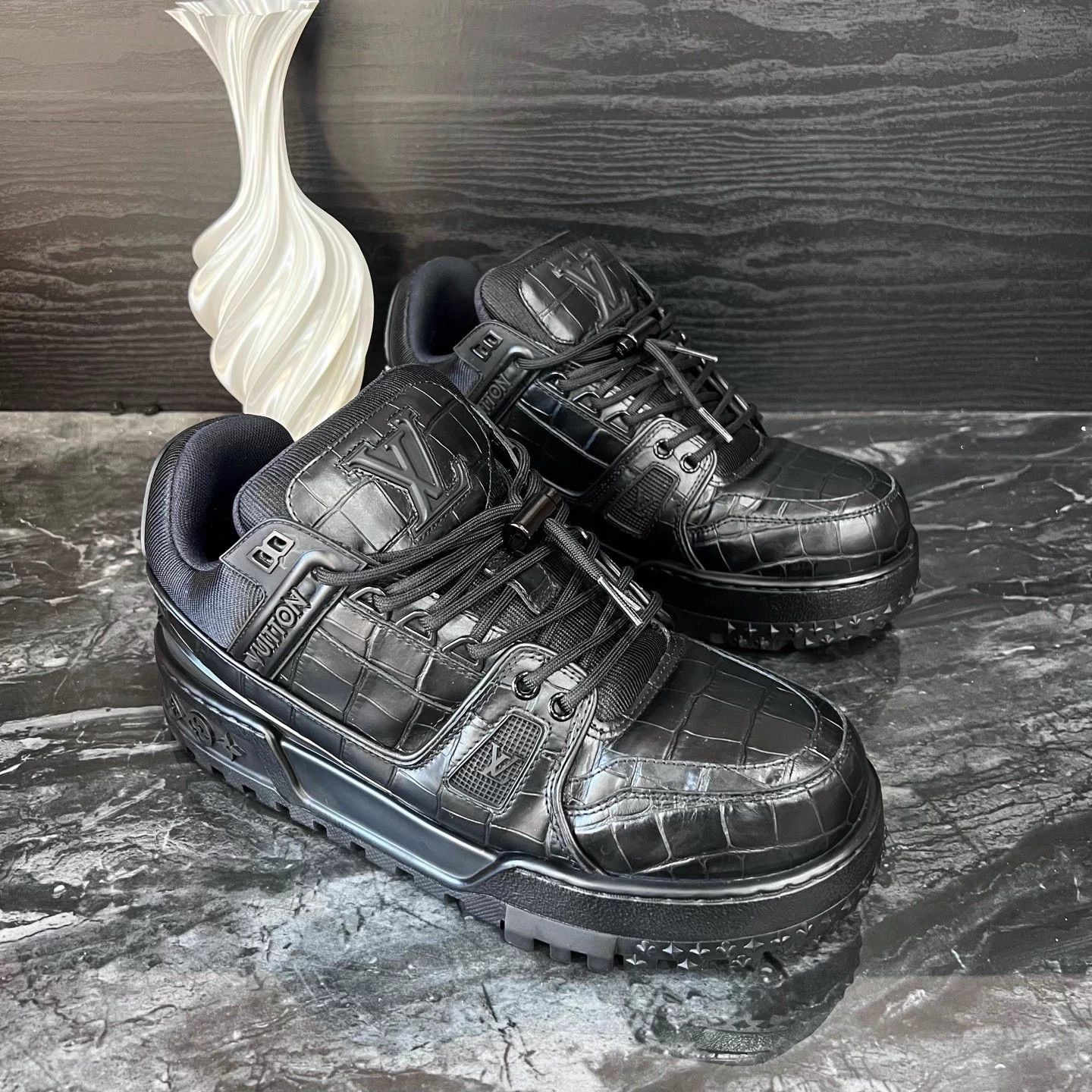 Louis Vuitton LV TrainrMax 41 Black Croc 99New Size US 8 / EU 41 - 3 Thumbnail