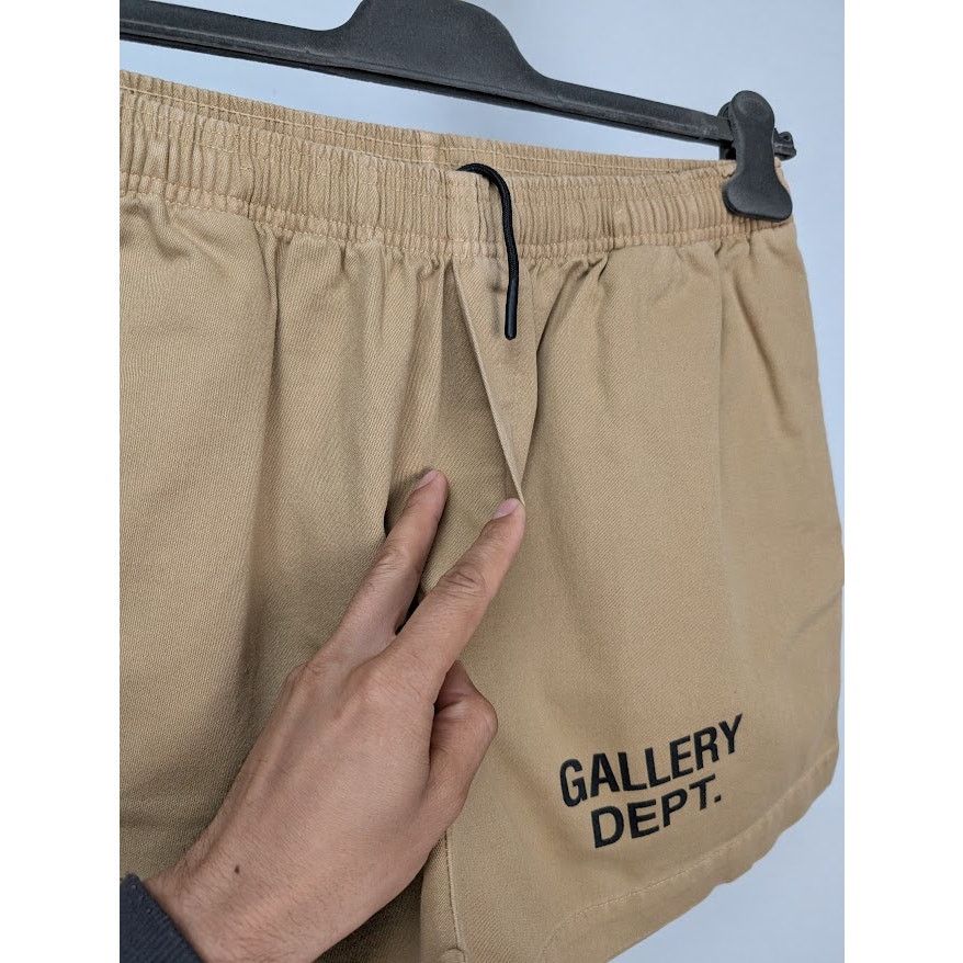 Gallery Dept. o1rshd1 Q:2 / Shorts in Tan Size US 34 / EU 50 - 4 Thumbnail