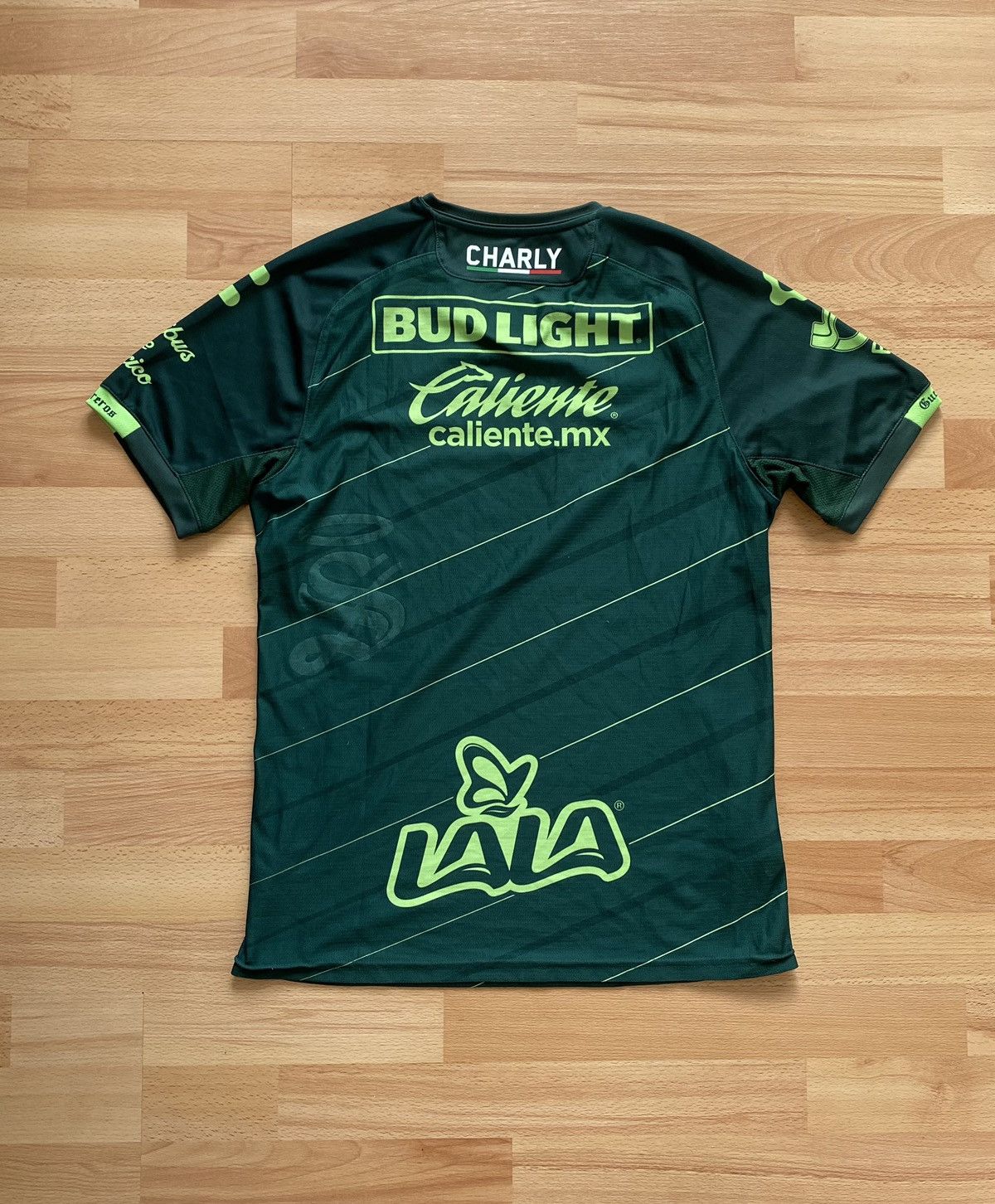 Other Santos Laguna Jersey GreenAuthentic Charly Jersey 2019-2020 Size US M / EU 48-50 / 2 - 7 Thumbnail