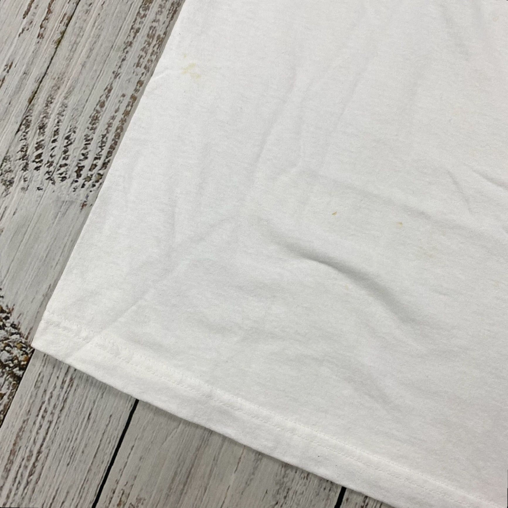 Vintage VINTAGE M & M WWII MEMORIAL GRAPHIC T-SHIRT 2004 WHITE XL Mens Size US XL / EU 56 / 4 - 7 Thumbnail