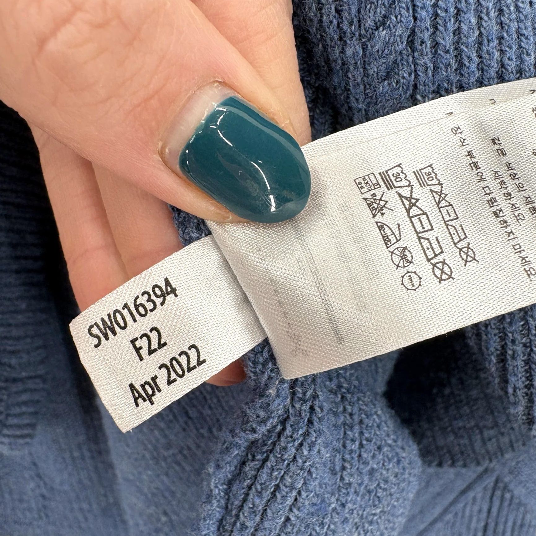 Smartwool Smartwool Shadow Pine Cable V-Neck Sweater Womens Medium Blue Wool Blend Travel Size M / US 6-8 / IT 42-44 - 7 Thumbnail
