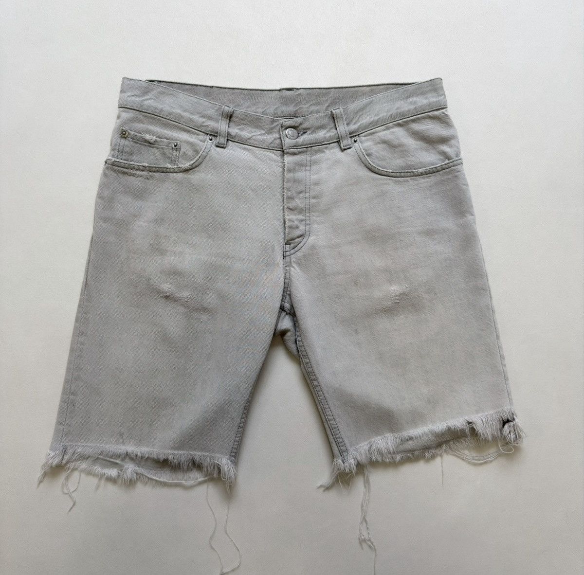 Helmut Lang OG ‘Thrashed’ Gray Cut Off Jean Shorts Size US 32 / EU 48 - 1 Thumbnail