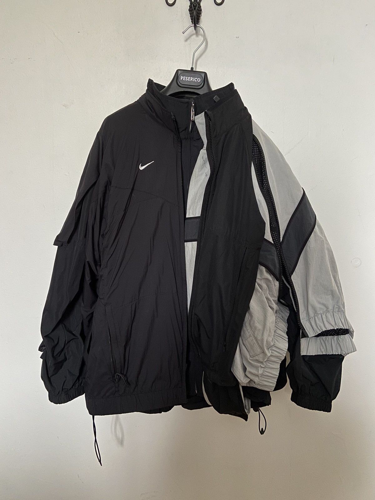 image of Nike Windbreaker Jacket in Black, Men's (Size Small)