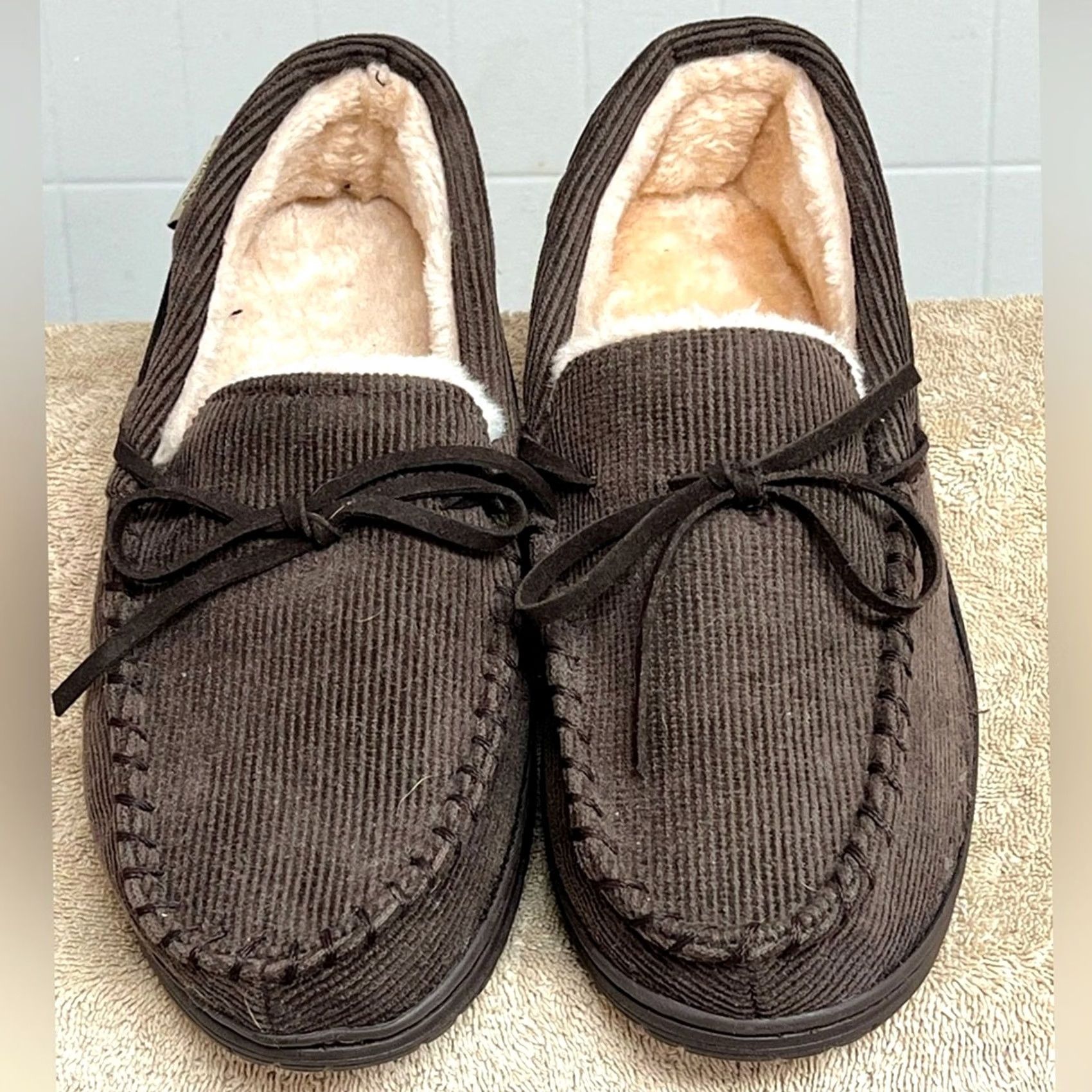Vintage BEARPAW MENS Moccasin IN/OUT DOOR Fur Slip On Slippers Size 9 Black SLIPPERS Mens Size US 9 / EU 42 - 2 Thumbnail