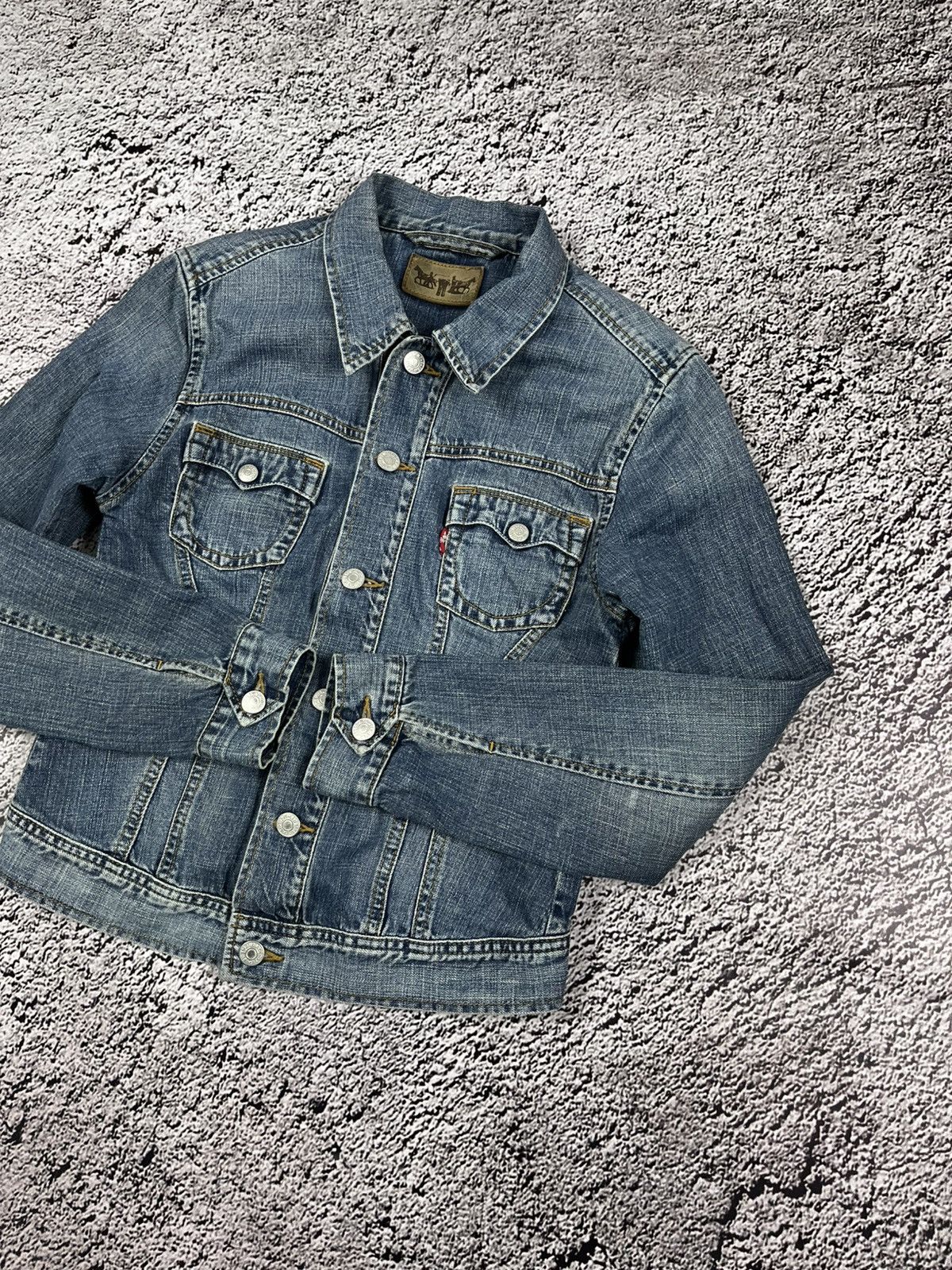 Levi's Vintage Y2K Levi’s denim jacket streetwear grunge size S Size S / US 4 / IT 40 - 4 Thumbnail