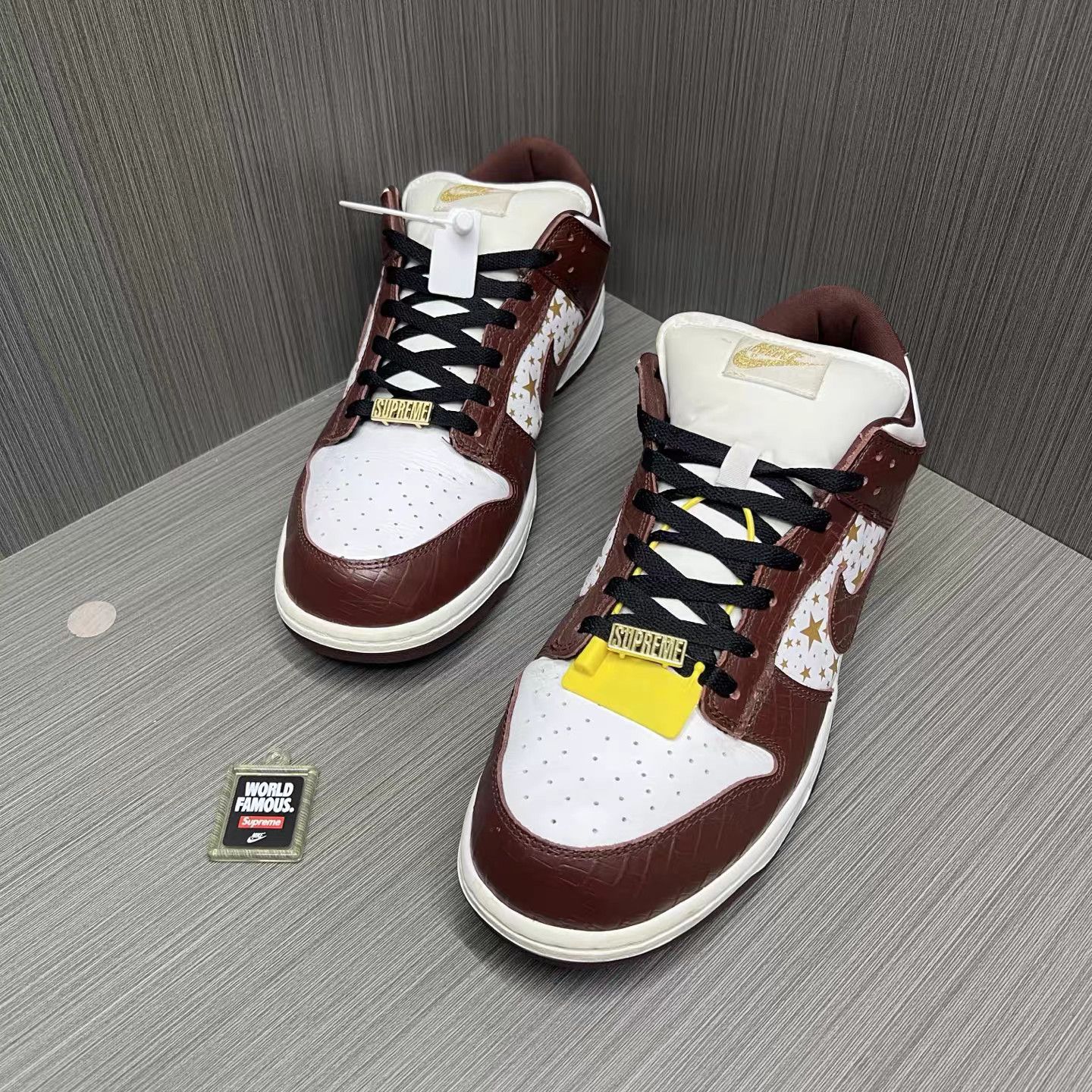 Nike Nike x Supreme Dunk SB White Red Gold K15 Size US 12.5 / EU 45-46 - 1 Thumbnail