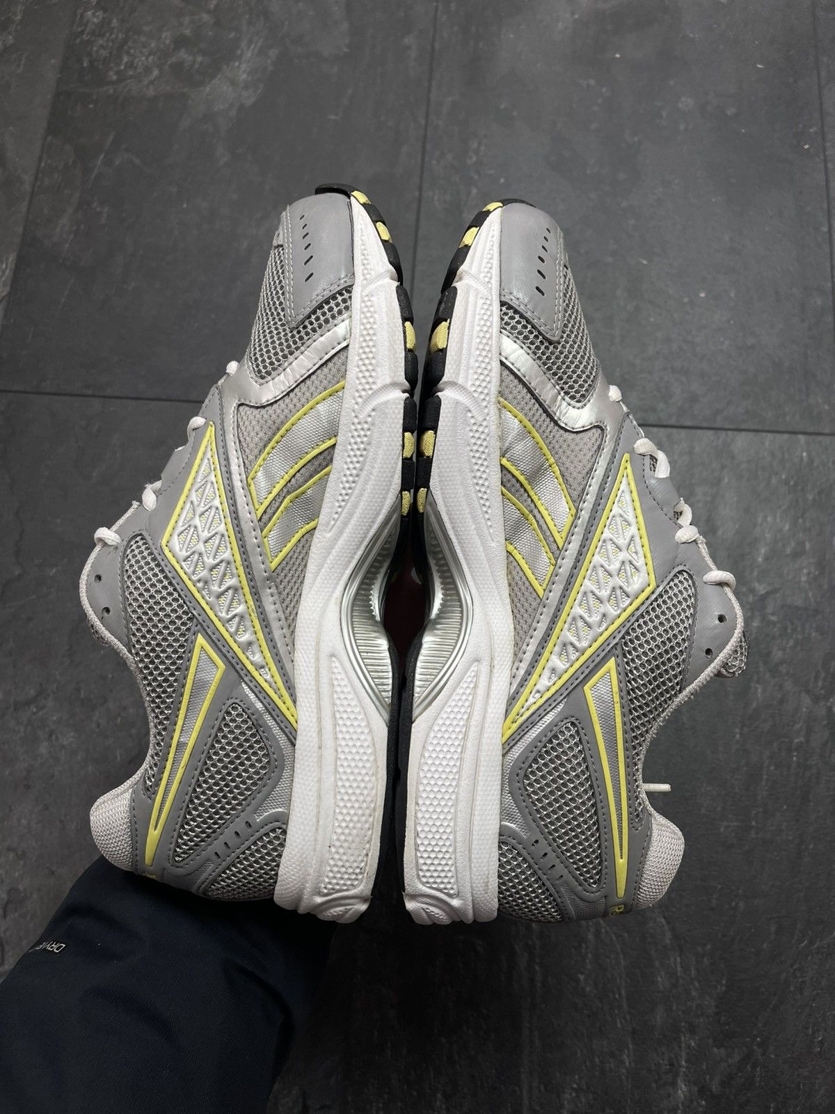 Reebok × Streetwear × Vintage Vintage Reebok low top sneakers Size US 8 / EU 41 - 11 Thumbnail