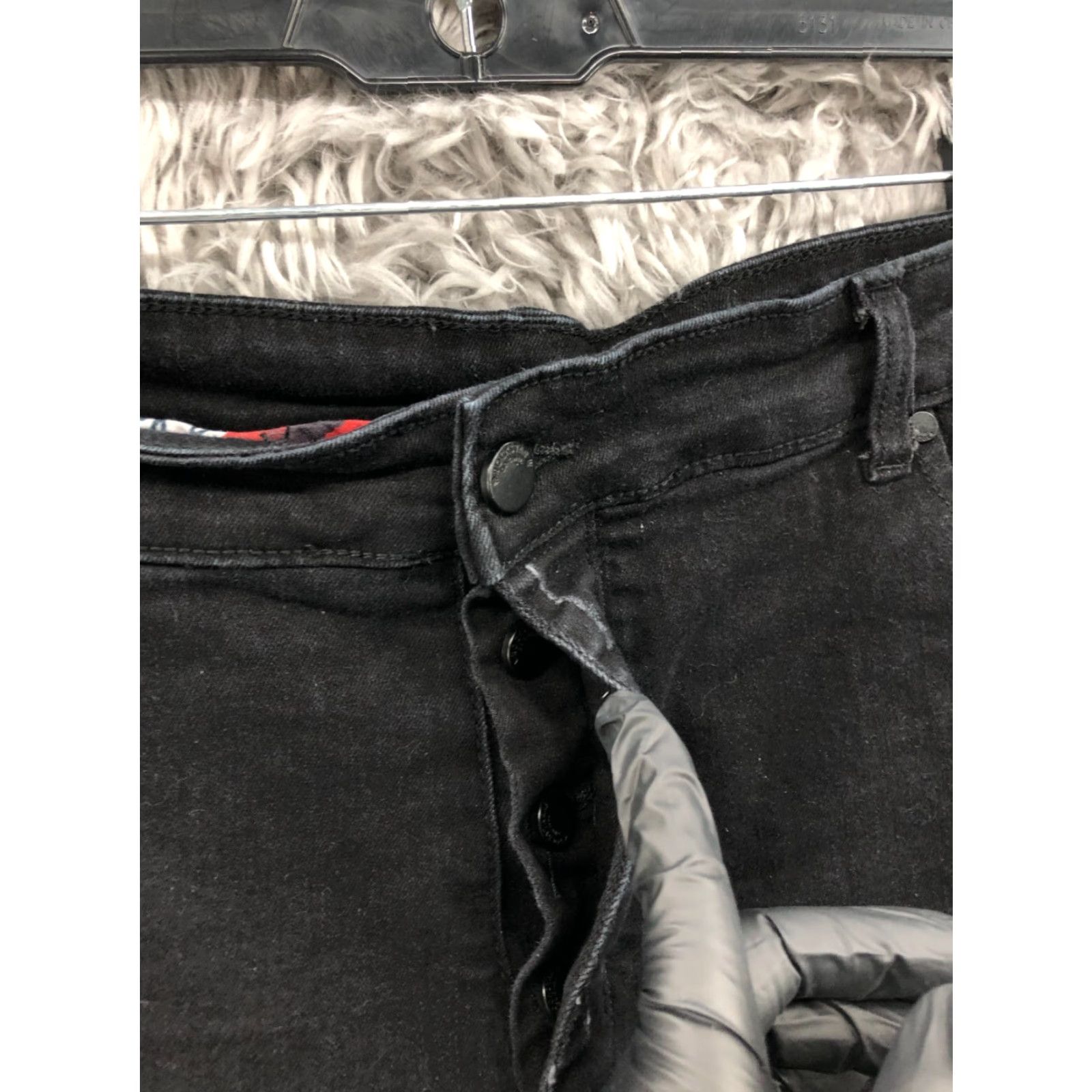 Vintage VINTAGE Rockstar Bermuda Shorts Mens Size 40 Mid Rise Dark Wash Black Distresse Size US 40 / EU 56 - 6 Thumbnail