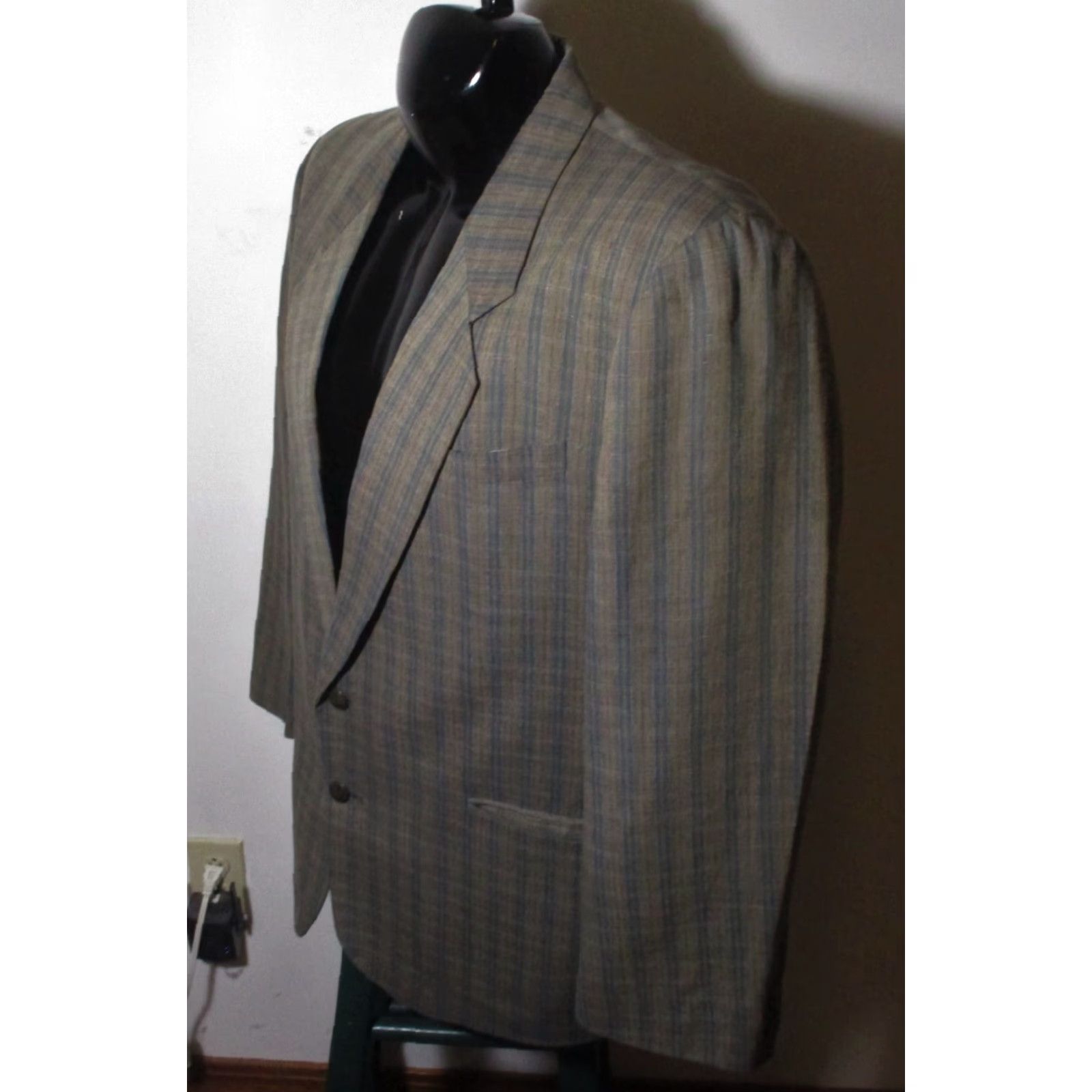 Vintage VINTAGE Marciano Taupe Linen Blend Blazer Suit Jacket Men 42R Taupe Linen Blend Blazer Jacket Mens Size 42R 2 Button Front Wool Blend Casual Business Size 42R - 4 Thumbnail