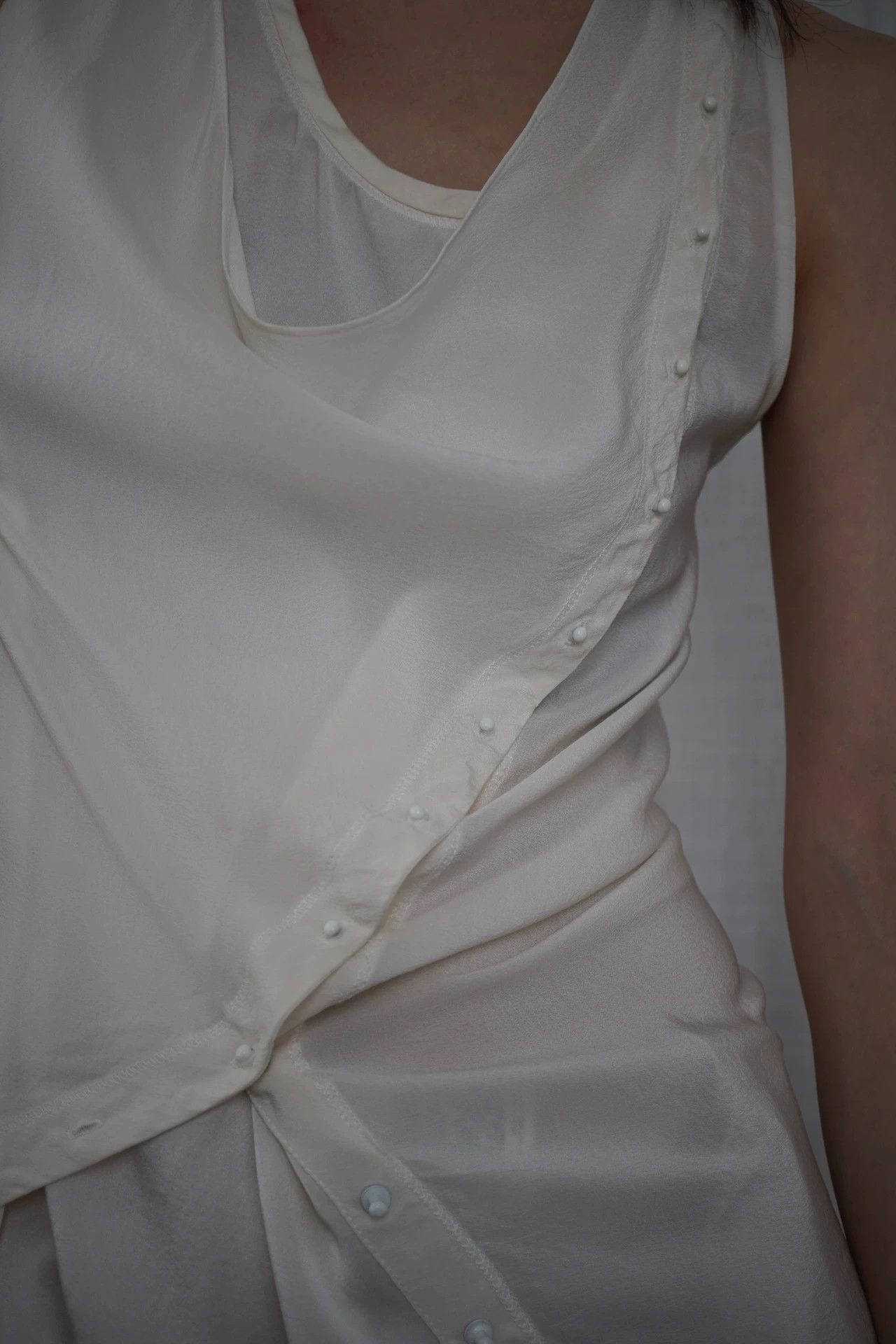 3.1 Phillip Lim PHILLIP LIM 00s Silk Button Plunge Neck Vest Women Size XS / US 0-2 / IT 36-38 - 9 Thumbnail