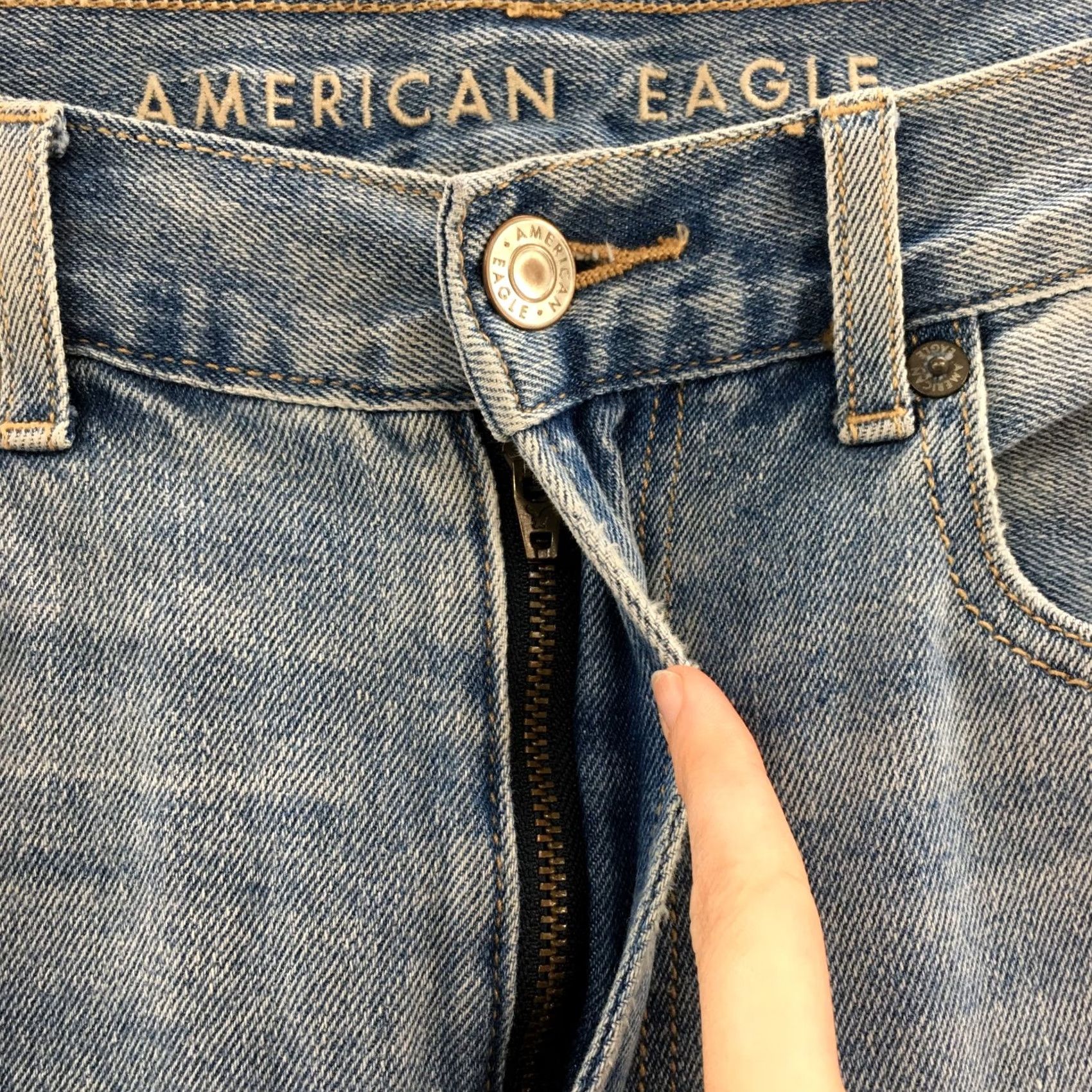 American Eagle Outfitters American Eagle Outfitters Mom Jeans Womens 2 X-Long Blue Denim Distressed Jeans Size 26" / US 2 / IT 38 - 3 Thumbnail