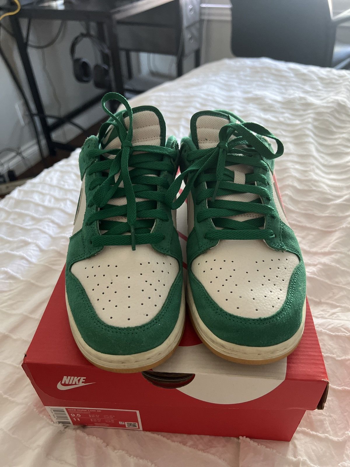 Nike Nike Dunk Size 9.5 Phantom/Malachite Size US 9.5 / EU 42-43 - 3 Thumbnail