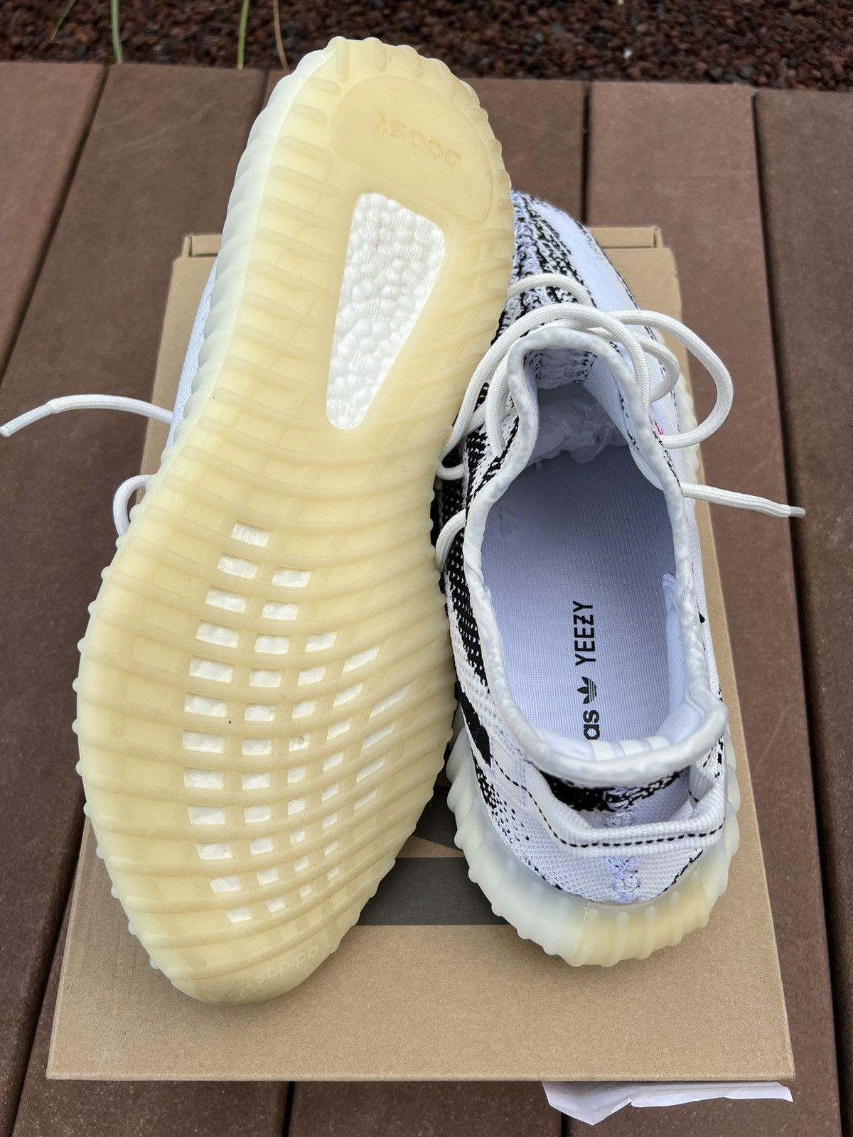Adidas Yeezy 350 v2 zebra worn once Size US 14 / EU 47 - 6 Thumbnail