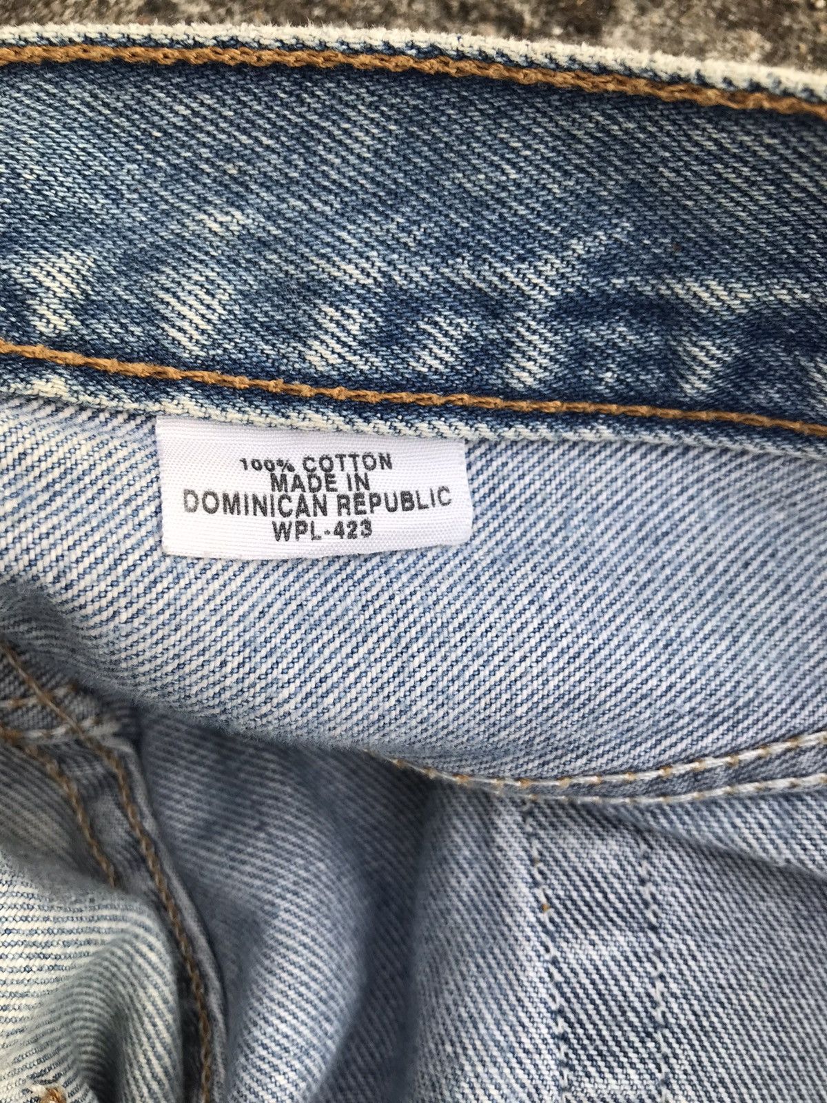 Levi's Vintage Levis 501 Buttonfly Distressed Size US 37 - 13 Thumbnail