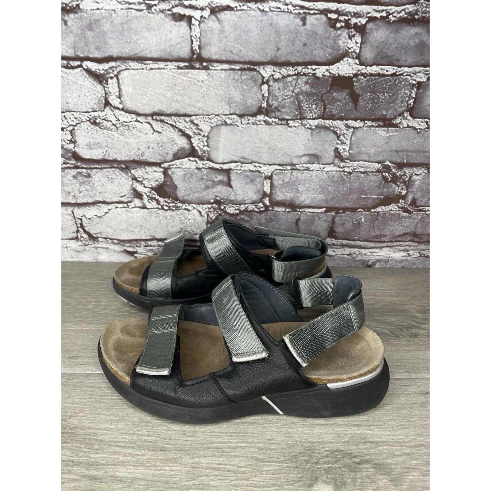 Other Naot Black Leather Gray Textile Wedge Ankle Strap Sandals Wo Size US 7.5 / IT 37.5 - 14 Thumbnail