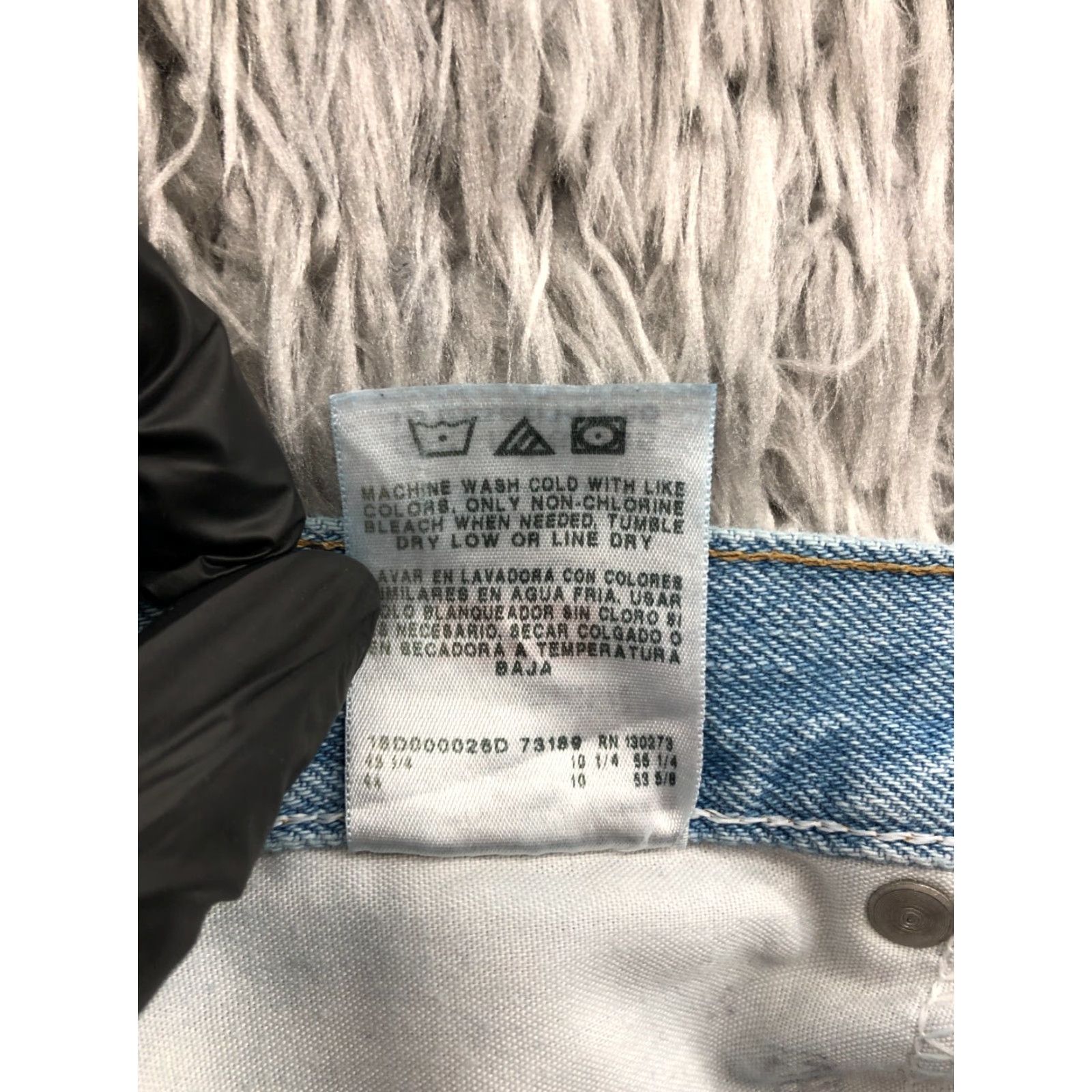 Wrangler Wrangler Relaxed Fit Shorts Mens Size 42 Mid Rise Medium Wash Denim Bermuda 5-Pocket Blue Mens Regular Waist 42 in Denim Cotton Blend Size US 42 / EU 58 - 8 Thumbnail