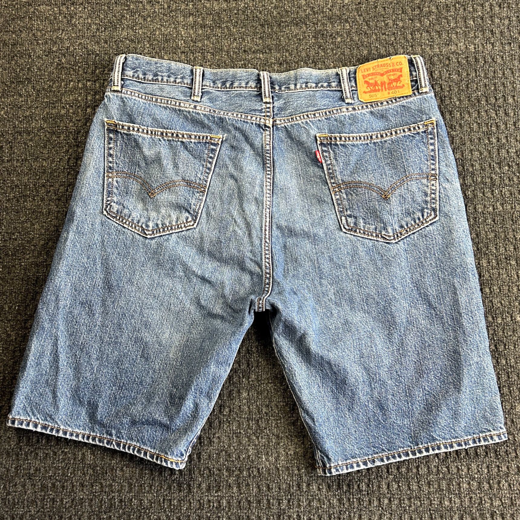 Levi's VINTAGE Levi’s 505 Denim Bermuda Shorts Mens 40 Blue Distressed 90s Y2K Skater Baggy 5-Pocket Denim Jeans Short Size US 40 / EU 56 - 2 Thumbnail