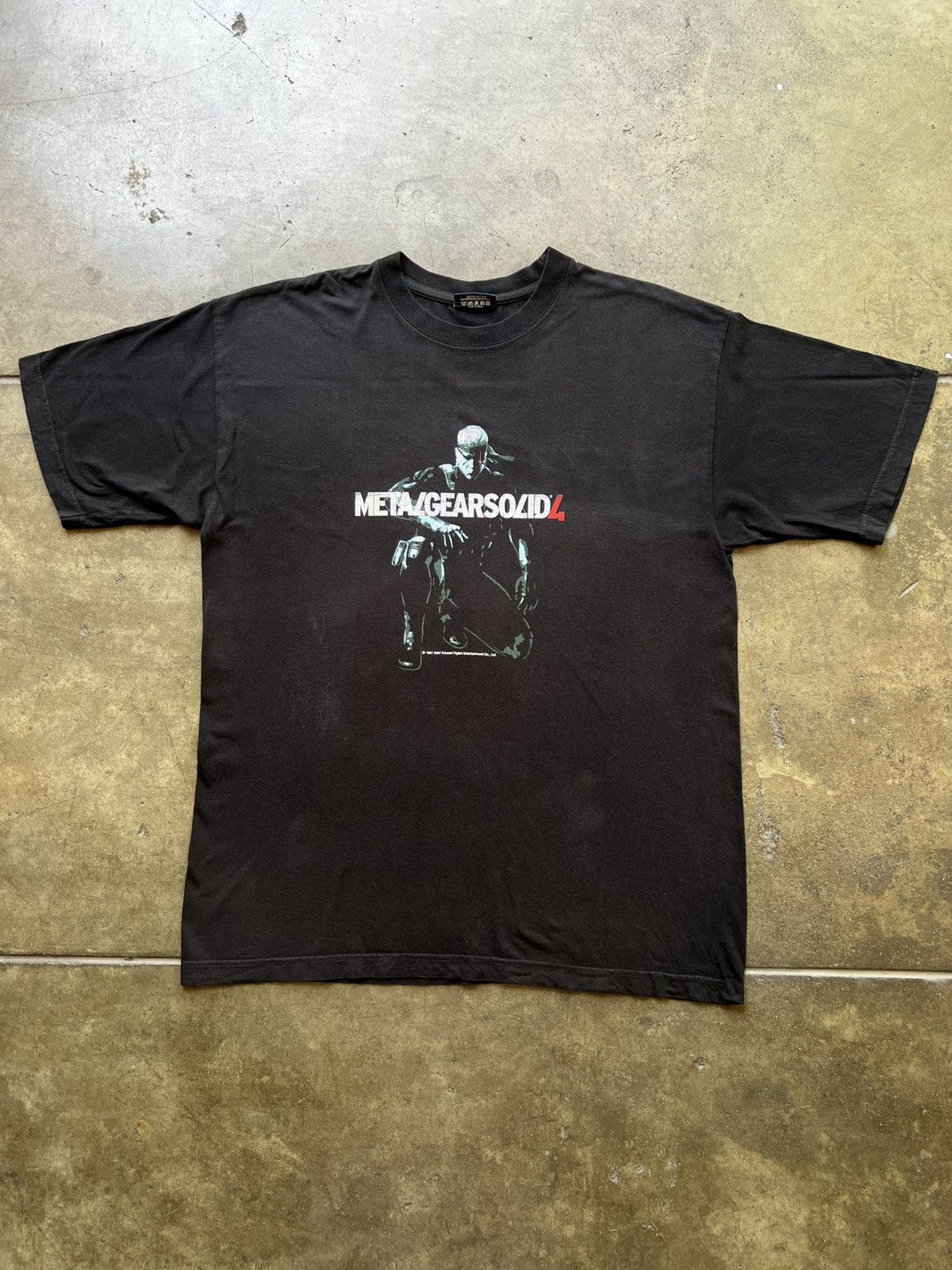 Vintage 2007 Metal Gear Solid 4 Snake Solo Video Game Tee Shirt Size US L / EU 52-54 / 3 - 1 Thumbnail