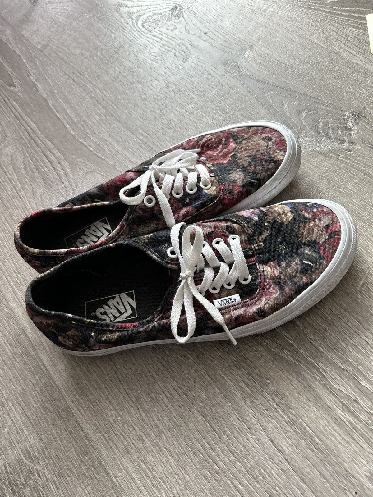 Vans Vans Authentic Floral Print Size US 8.5 / EU 41-42 - 1 Thumbnail