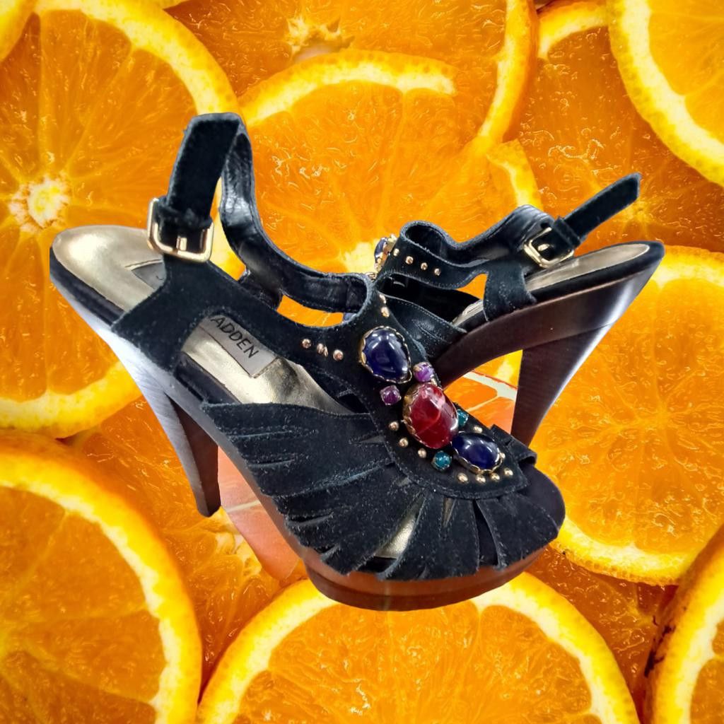 Steve Madden Steve Madden Black Closed Toe Heels With Jewels Size 6.5 Size US 6.5 / IT 36.5 - 1 Thumbnail