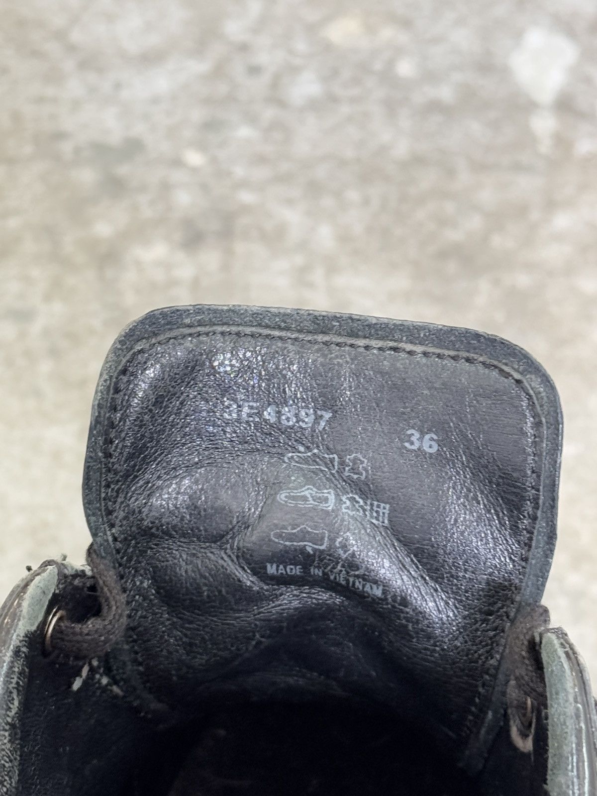 Prada Vintage Prada Sneakers 2000s Size US 6 / IT 36 - 8 Thumbnail
