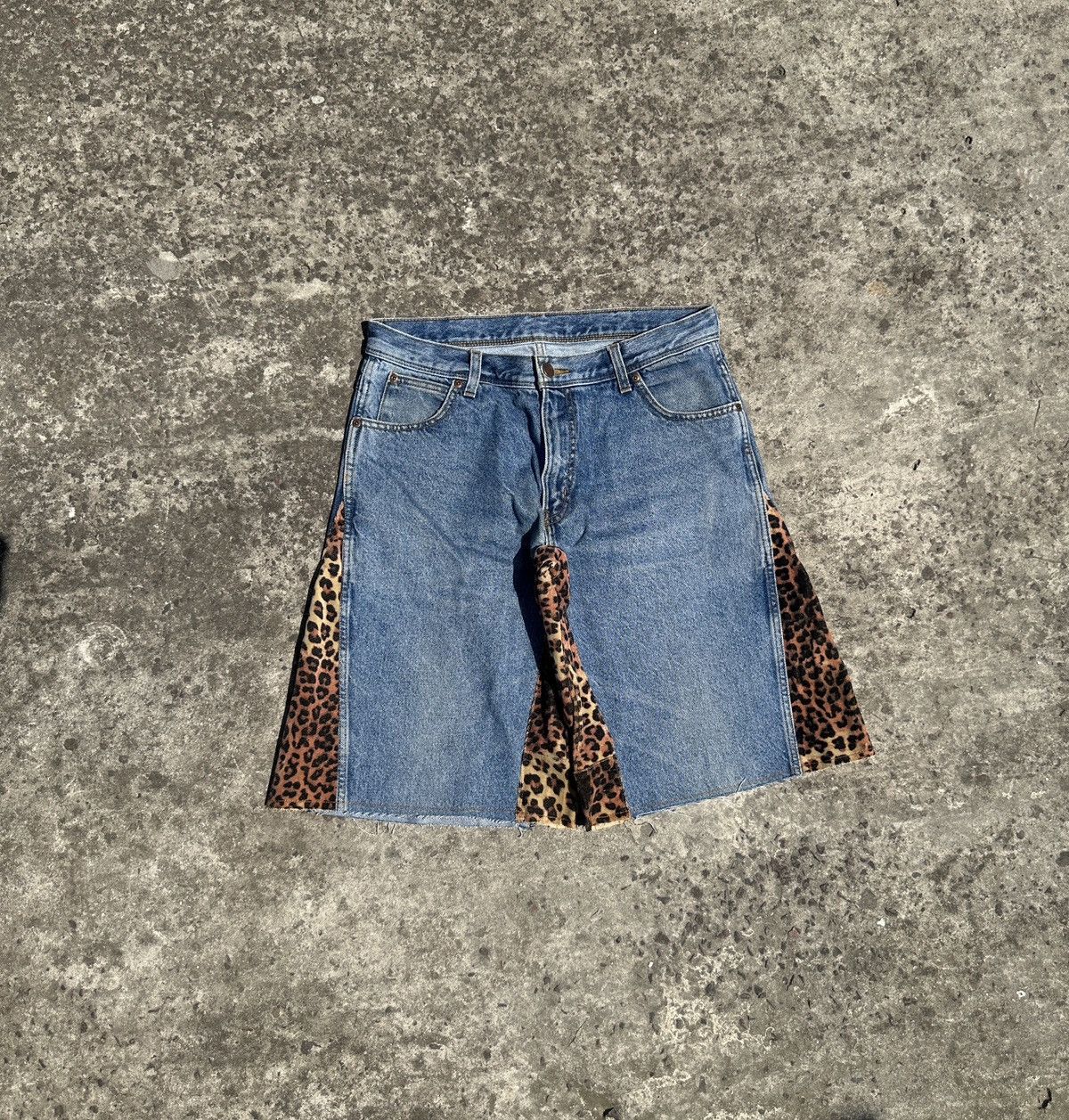 Other Vintage Leopard Jeans Shorts Rare Streetwear Casual L Custom Size US 34 / EU 50 - 2 Thumbnail